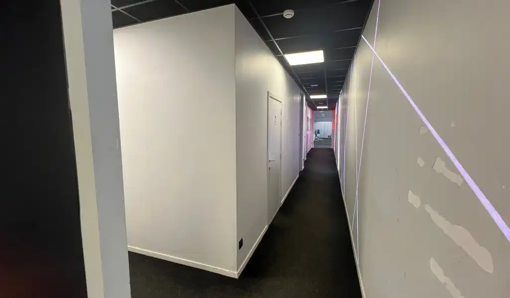 Bedrijfsgebouw met uitbreidingsmogelijkheden te koop in Ronse foto 23