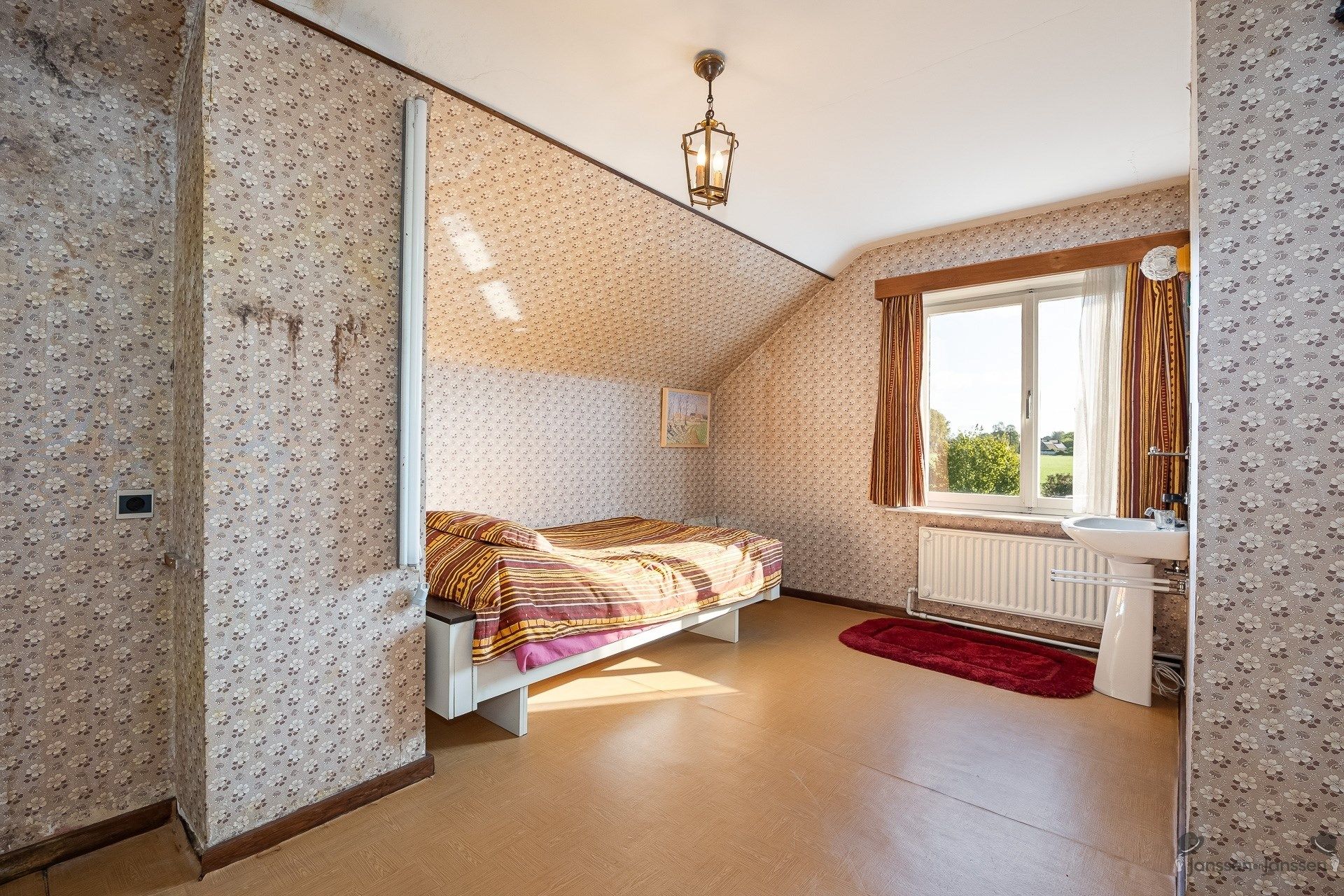 Te renoveren woning op unieke landelijke locatie! foto 24