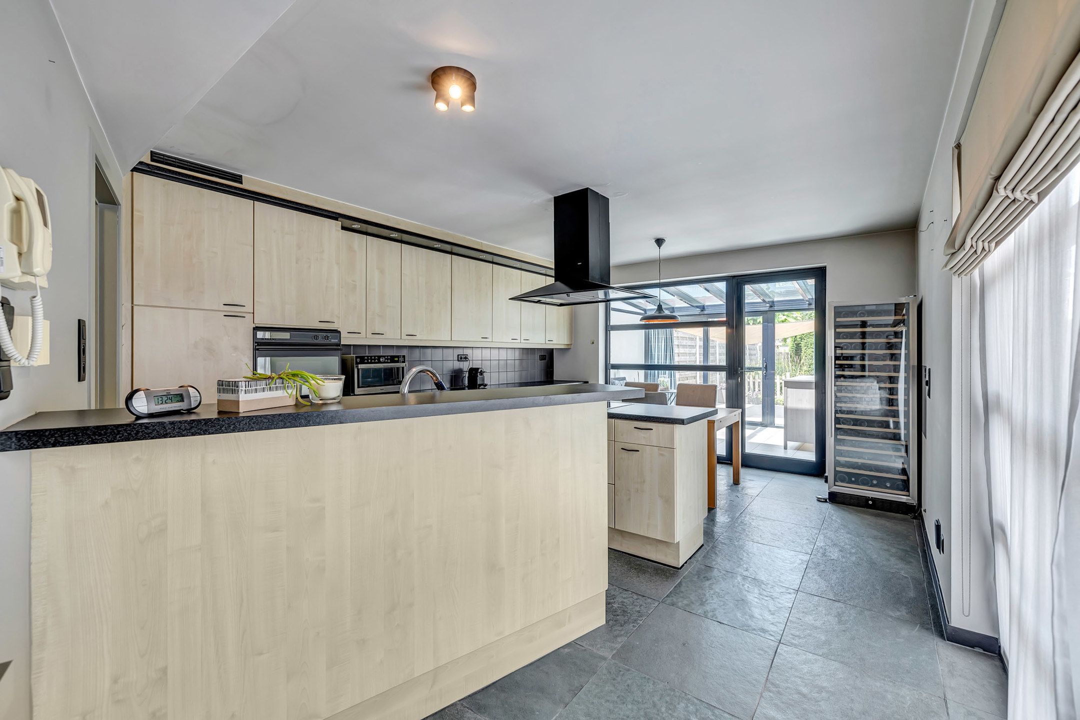 Gezellige, instapklare HOB met garage en tuin foto 12