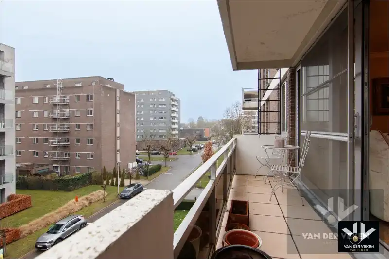 APPARTEMENT MET 3 SLPK - 102 m2 + terras - INCLUSIEF GARAGEBOX foto 8