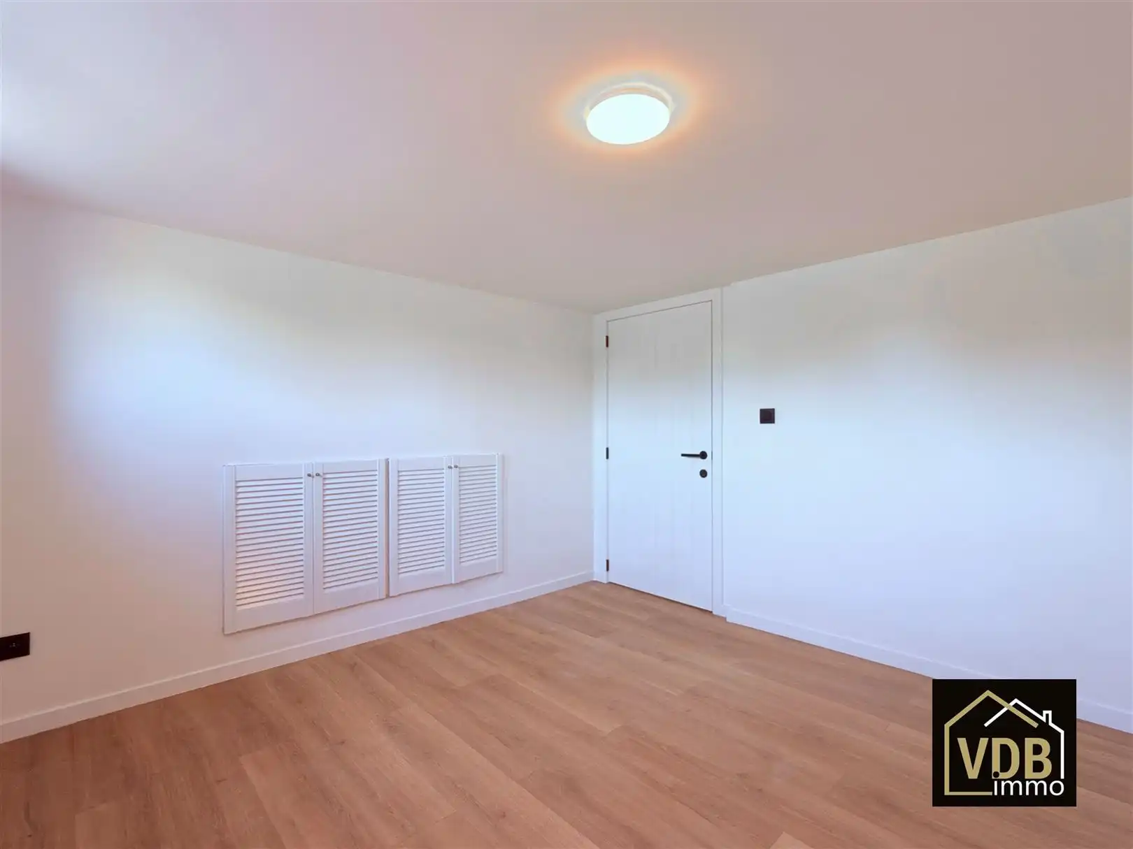 Een knus gerenoveerde woning met 3 slaapkamers en tuin foto 33