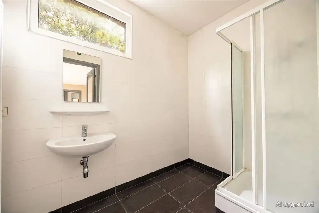 Unieke neogotische pastoriewoningl van ca. 412 m² met kapel foto 5