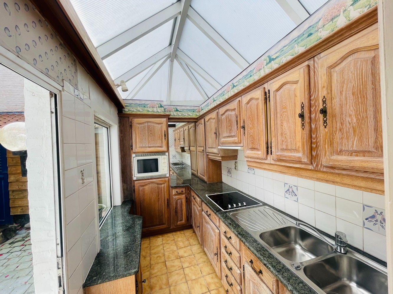 Brugge centrum, in verkeersarme straat  vlakbij 't Zand UITERST  CHARMANTE WONING met ZONNIGE  STADSPATIO en 2 grote slaapkamers. foto 6