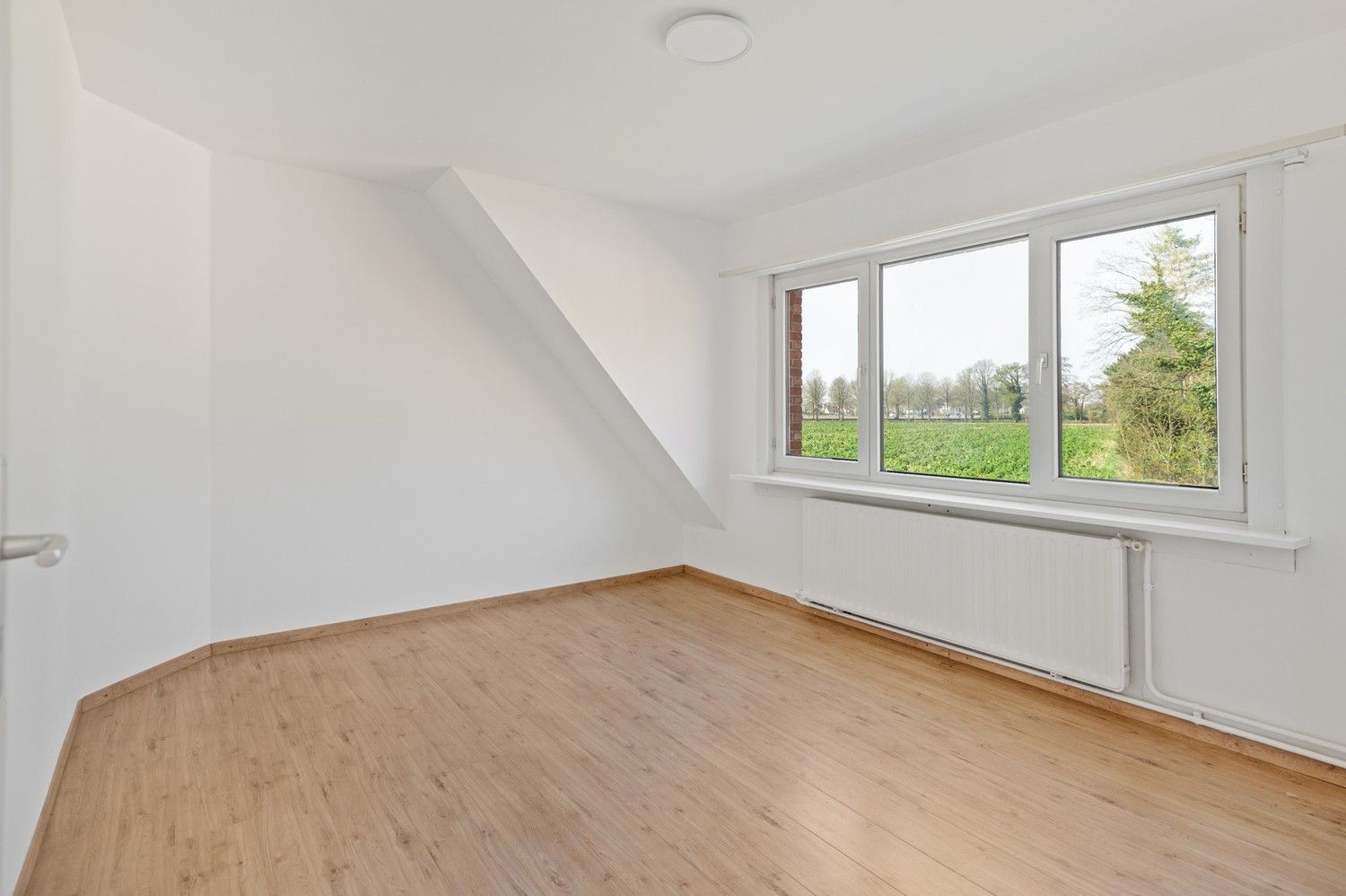 Landelijke halfopen bebouwing met grote tuin en 2 slaapkamers in Wijnegem! foto 13