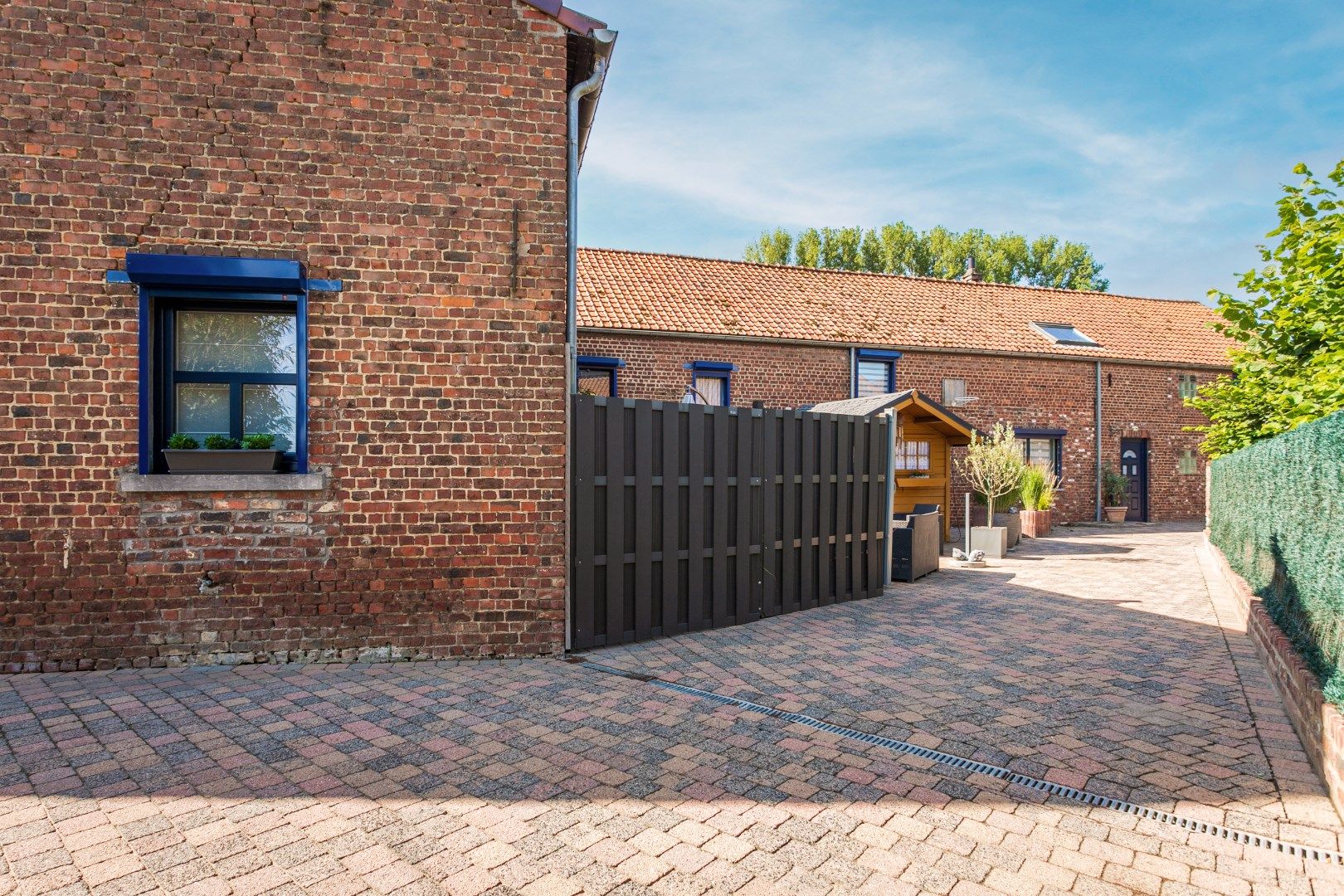 Ruime kangoeroewoning met 6 slpks, 2bdks, 2 garages en tuin te Oetingen foto 11