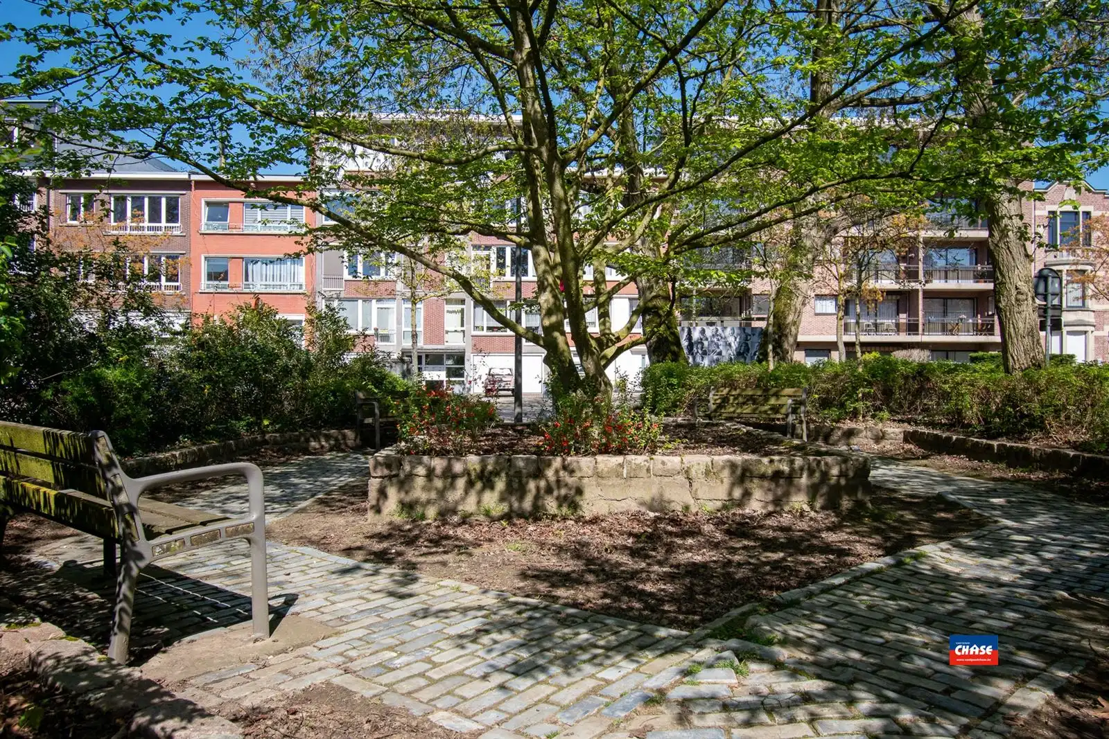Modern en lichtrijk appartement met 2 slaapkamers en kelderberging. foto 17