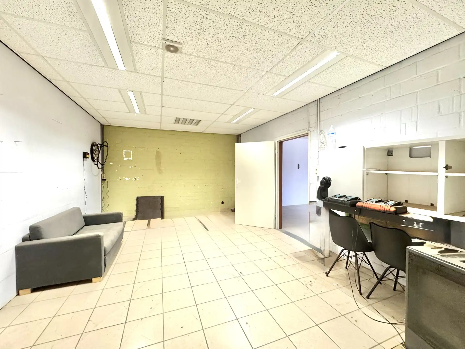 MAGAZIJNEN - BEDRIJFSGEBOUWEN OP EN MET GROND | 3.941 M² foto 18
