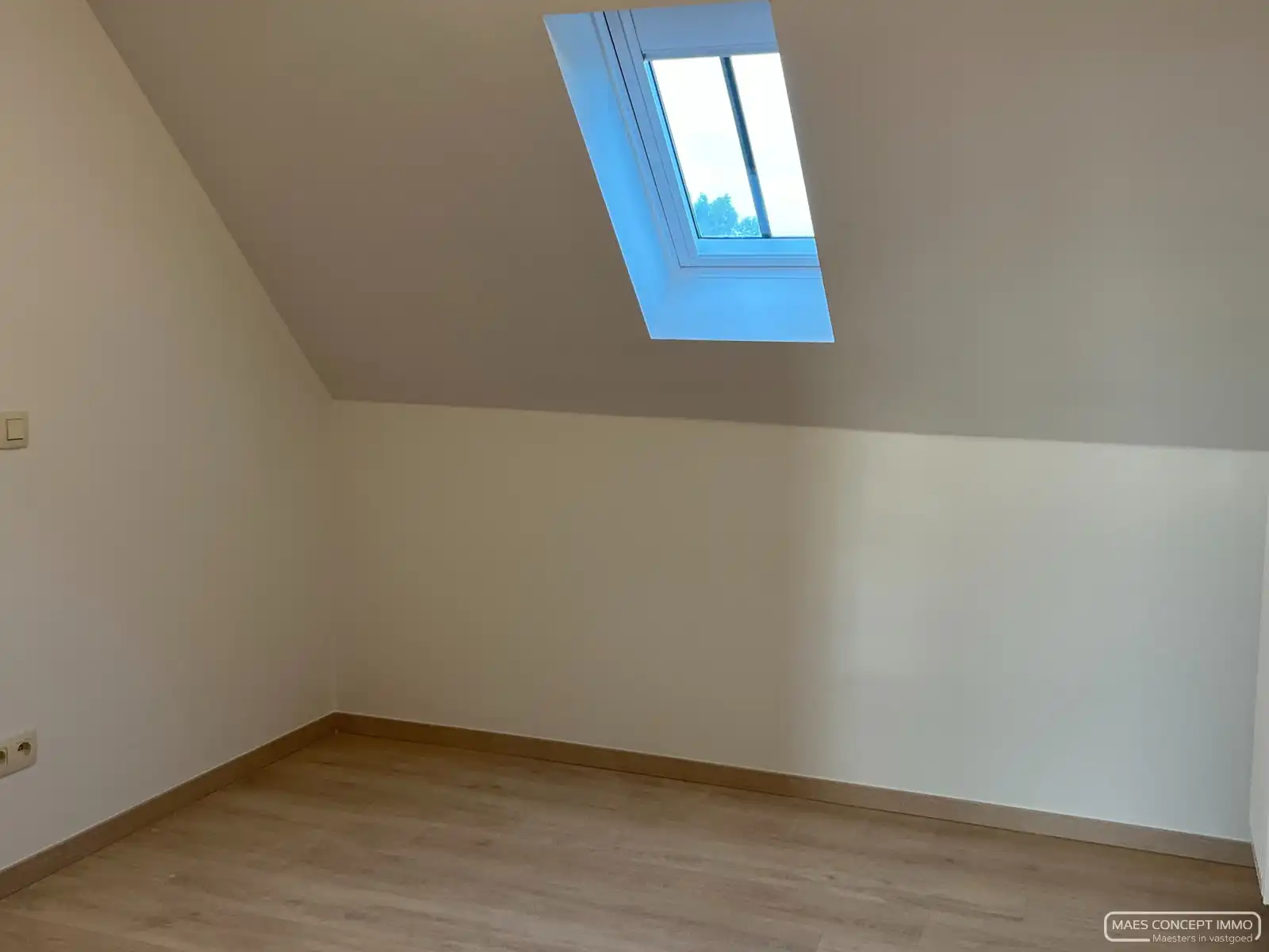 Ruime nieuwbouwwoning  te huur in Anzegem met tuin en garage foto 12