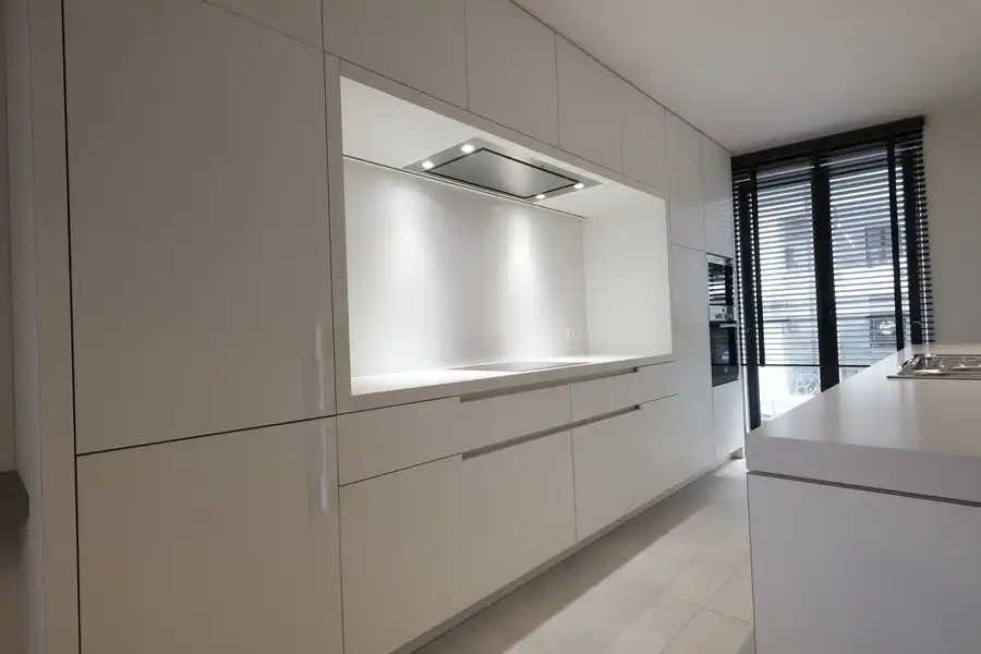 Prachtig gemeubeld luxeappartement met twee slaapkamers gelegen in dé winkelstraat van Hasselt foto 12