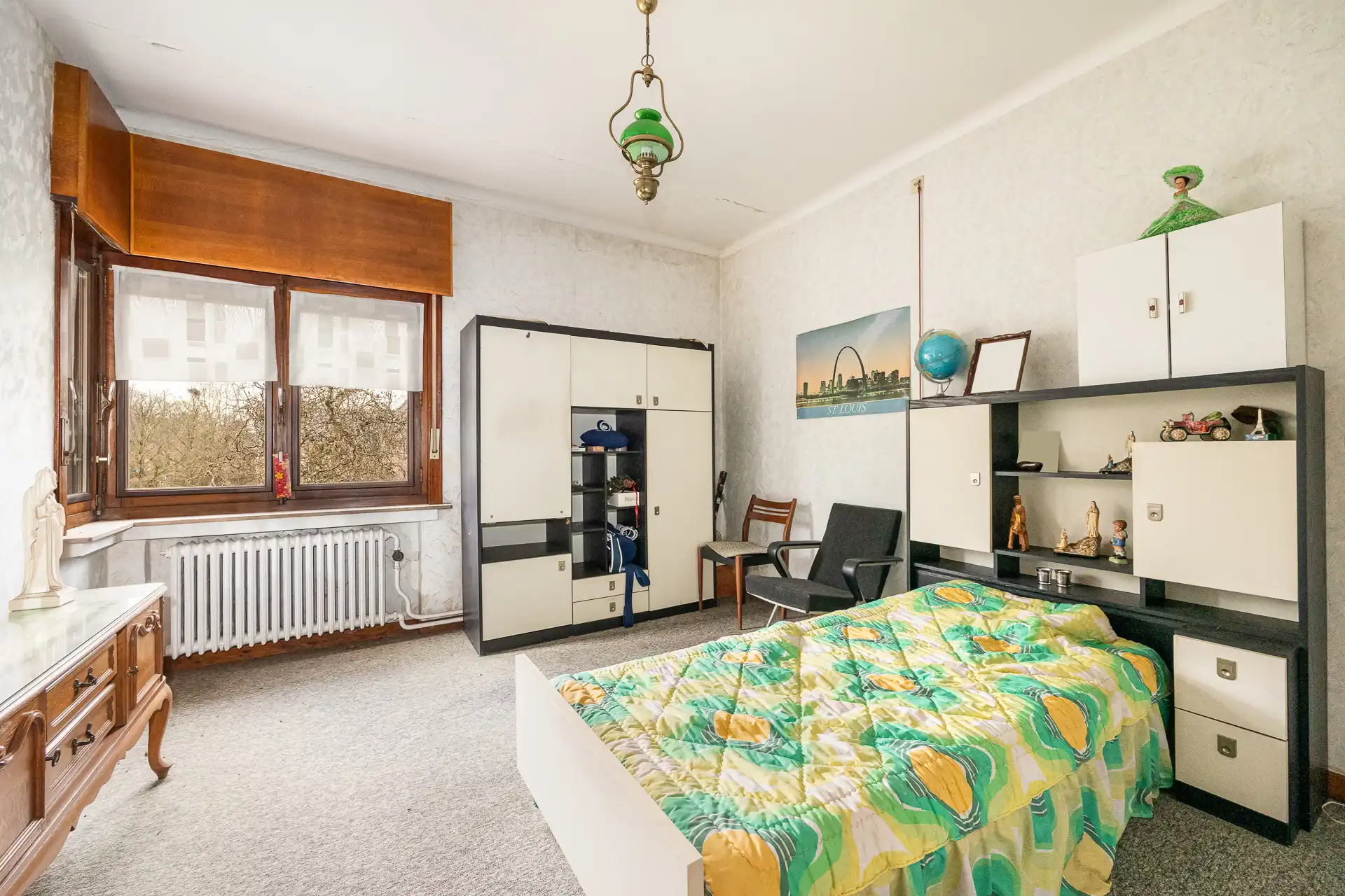 Ruime villa met garage en zwembad foto 27