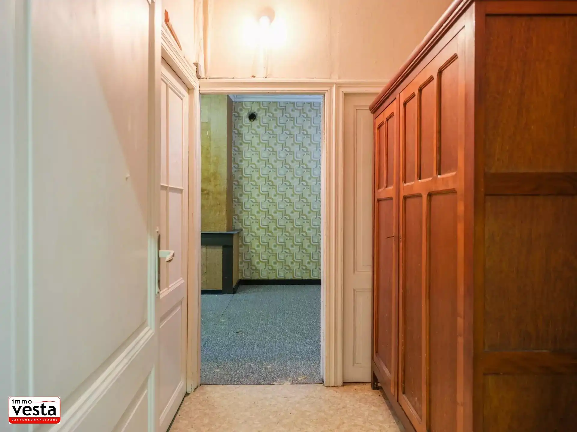 Voormalige pastorie met tal van mogelijkheden foto 20