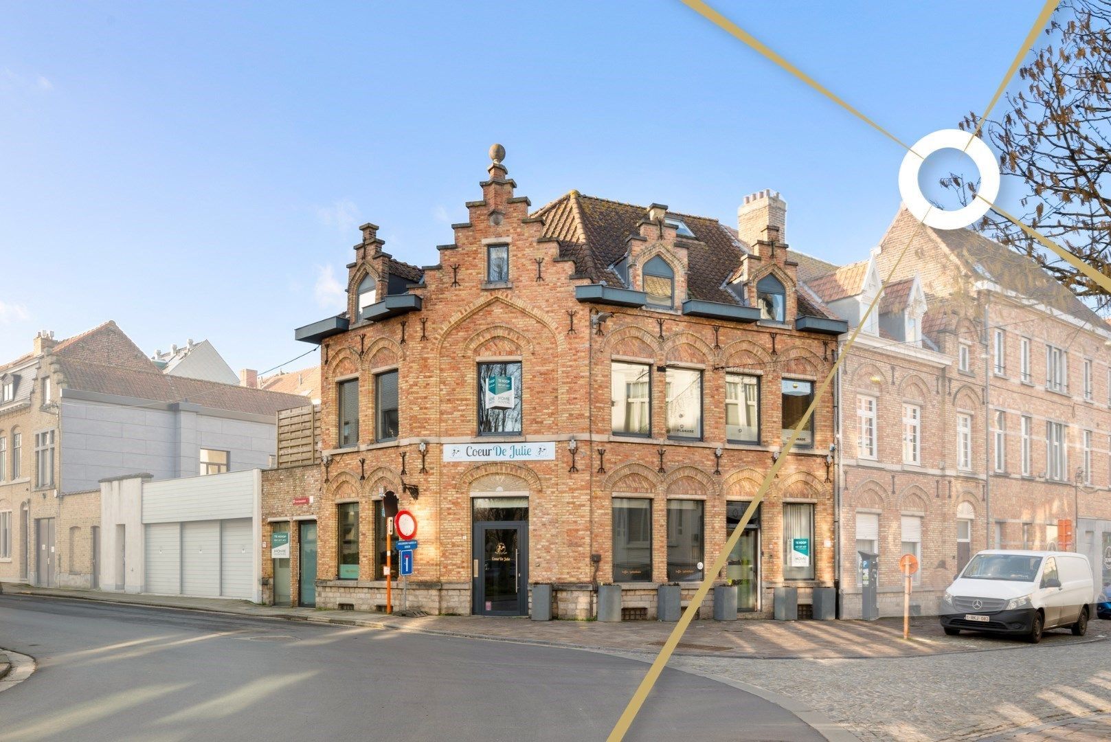 Gezellig duplexappartement op toplocatie te Ieper foto {{pictureIndex}}