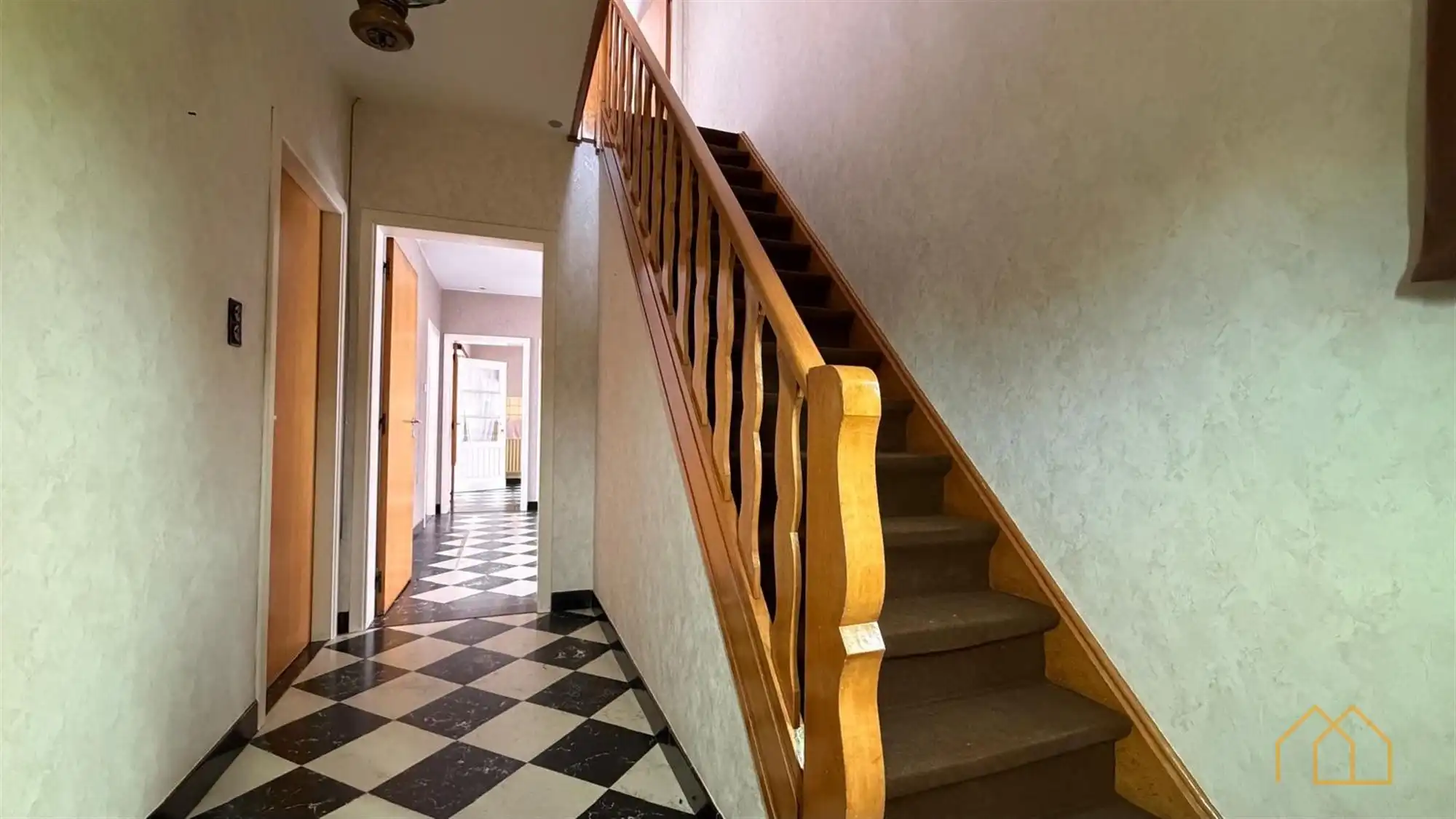 Vrijstaande woning met 3 slk en tuin foto 14