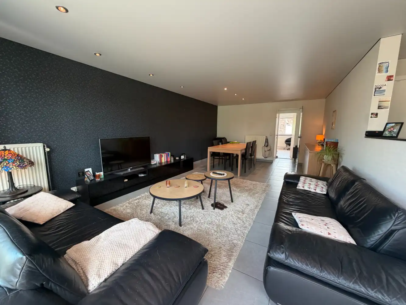 Instapklaar gemeubeld appartement met twee slaapkamers en zonnig terras in een residentiële wijk van Blankenberge. foto 4