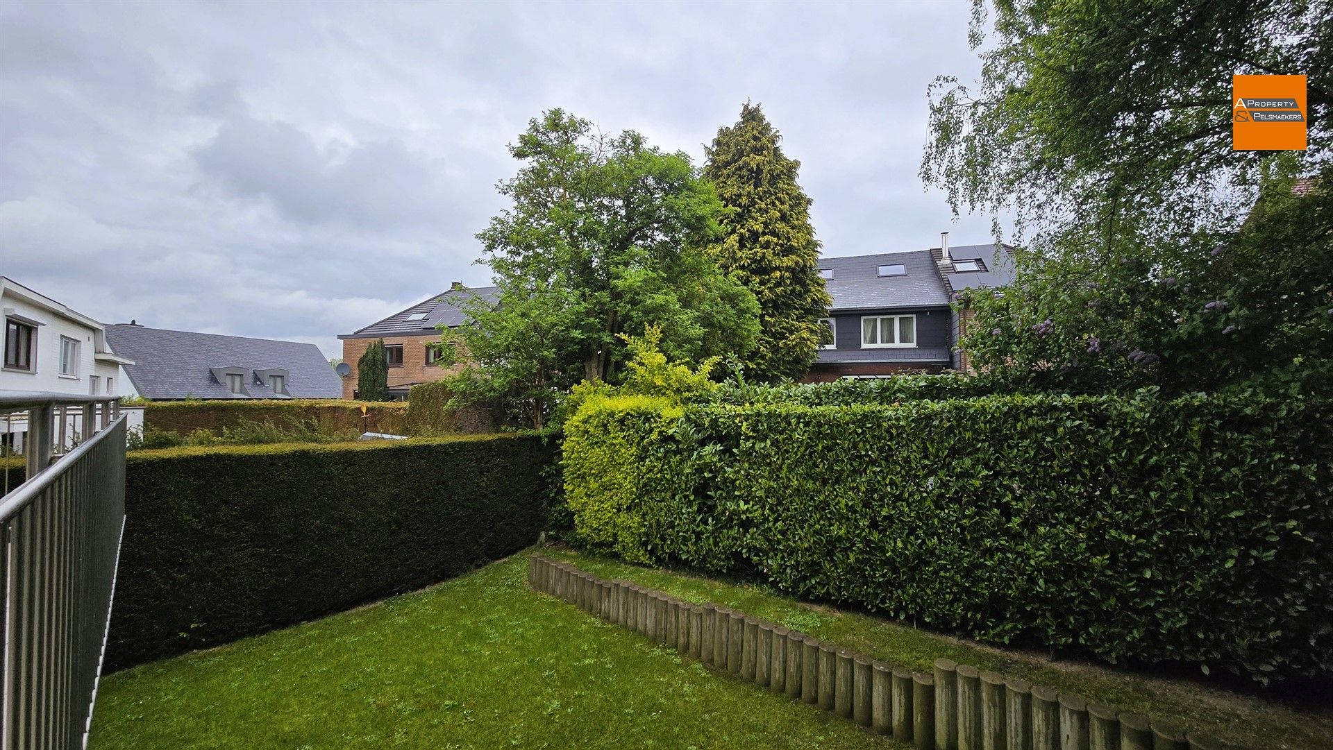 Ruime en instapklare bel-étagewoning met 7 slaapkamers en tuin op toplocatie in Kraainem foto 11