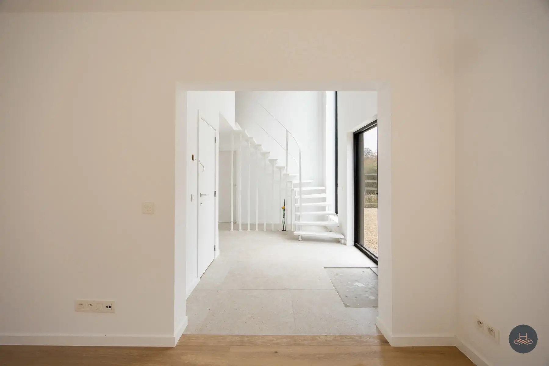 In het groen gelegen imposante vernieuwbouw  foto 4