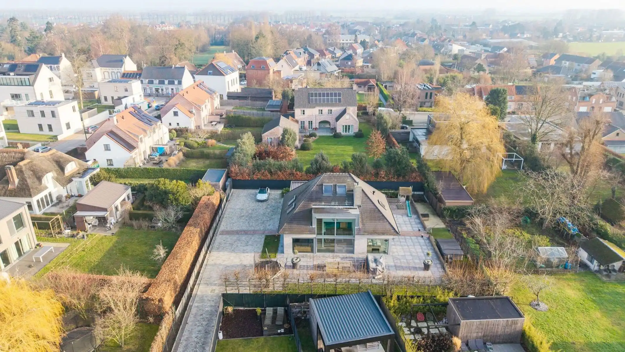 Recente woning te Zomergem met alle comfort aanwezig! foto {{pictureIndex}}