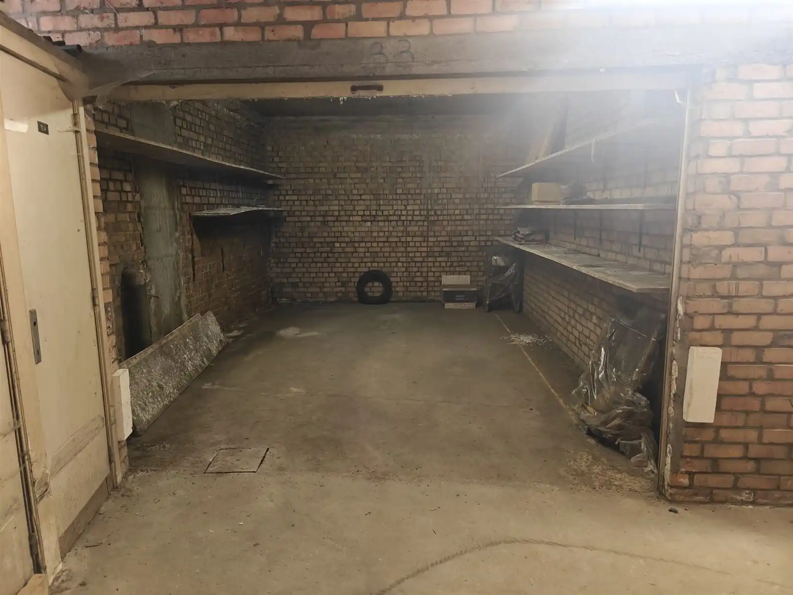 garage box foto {{pictureIndex}}