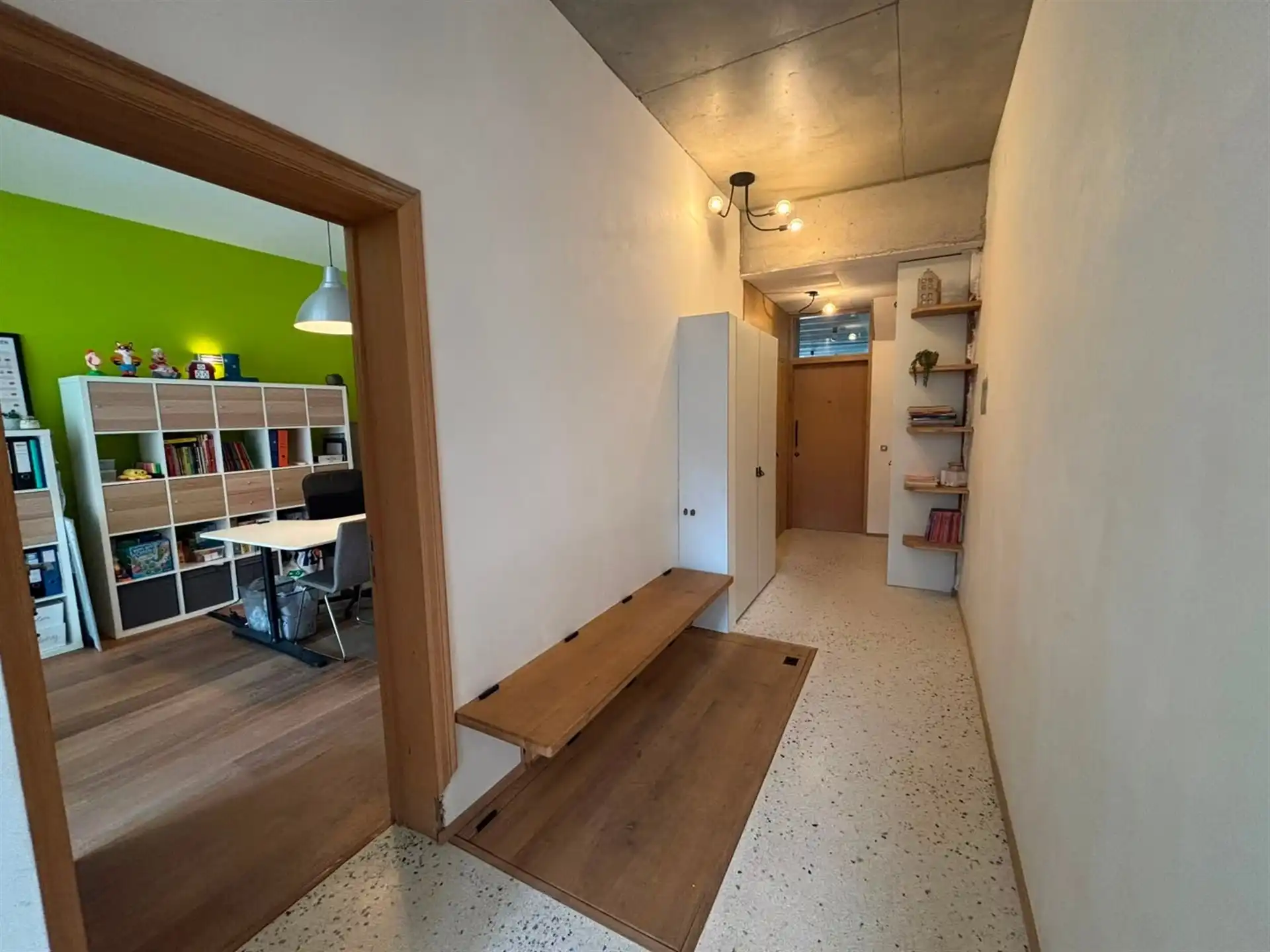 Commercieel pand te huur op toplocatie nabij centrum en E40 foto 7