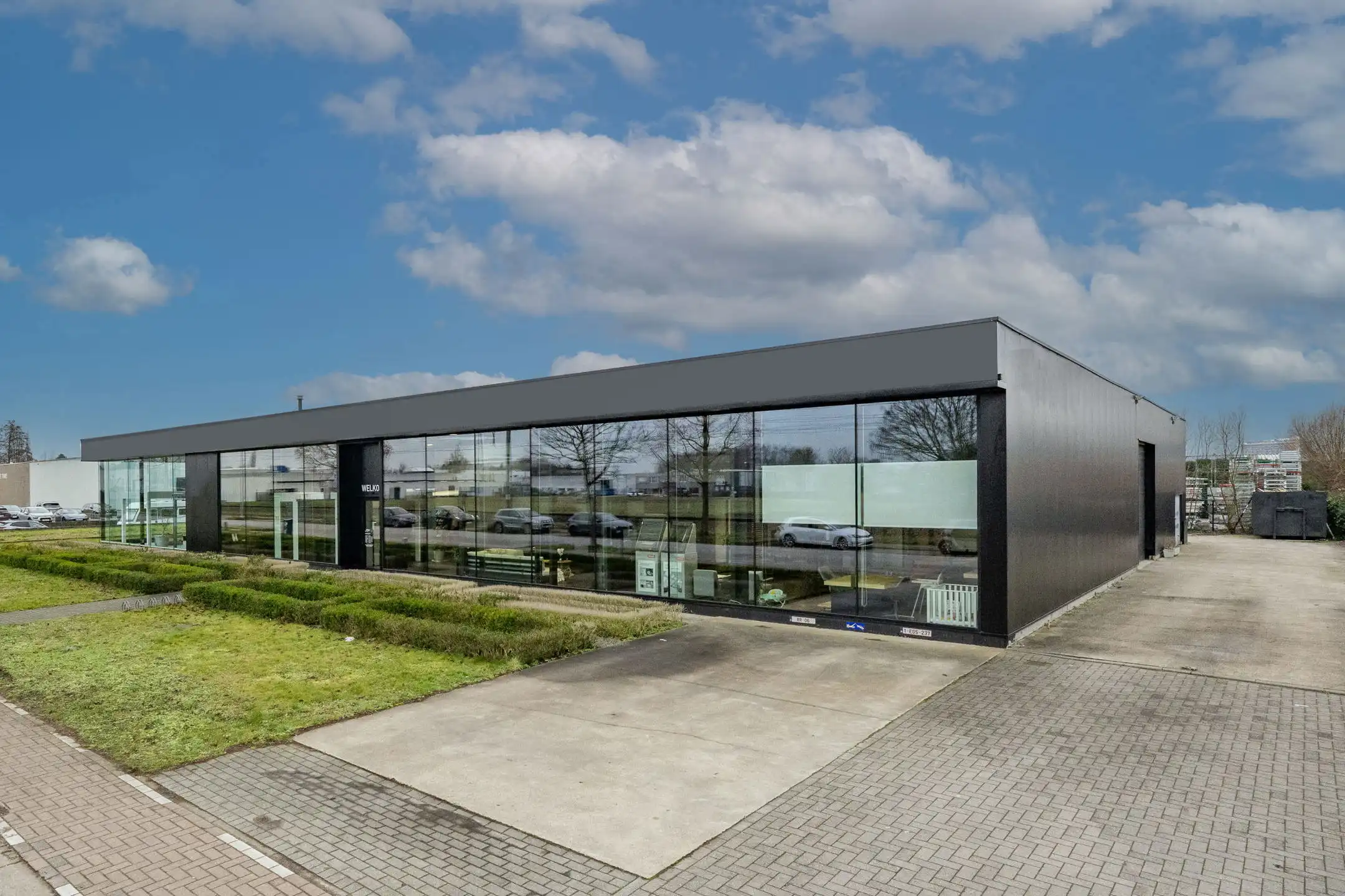 Bedrijfsvastgoed te koop foto {{pictureIndex}}