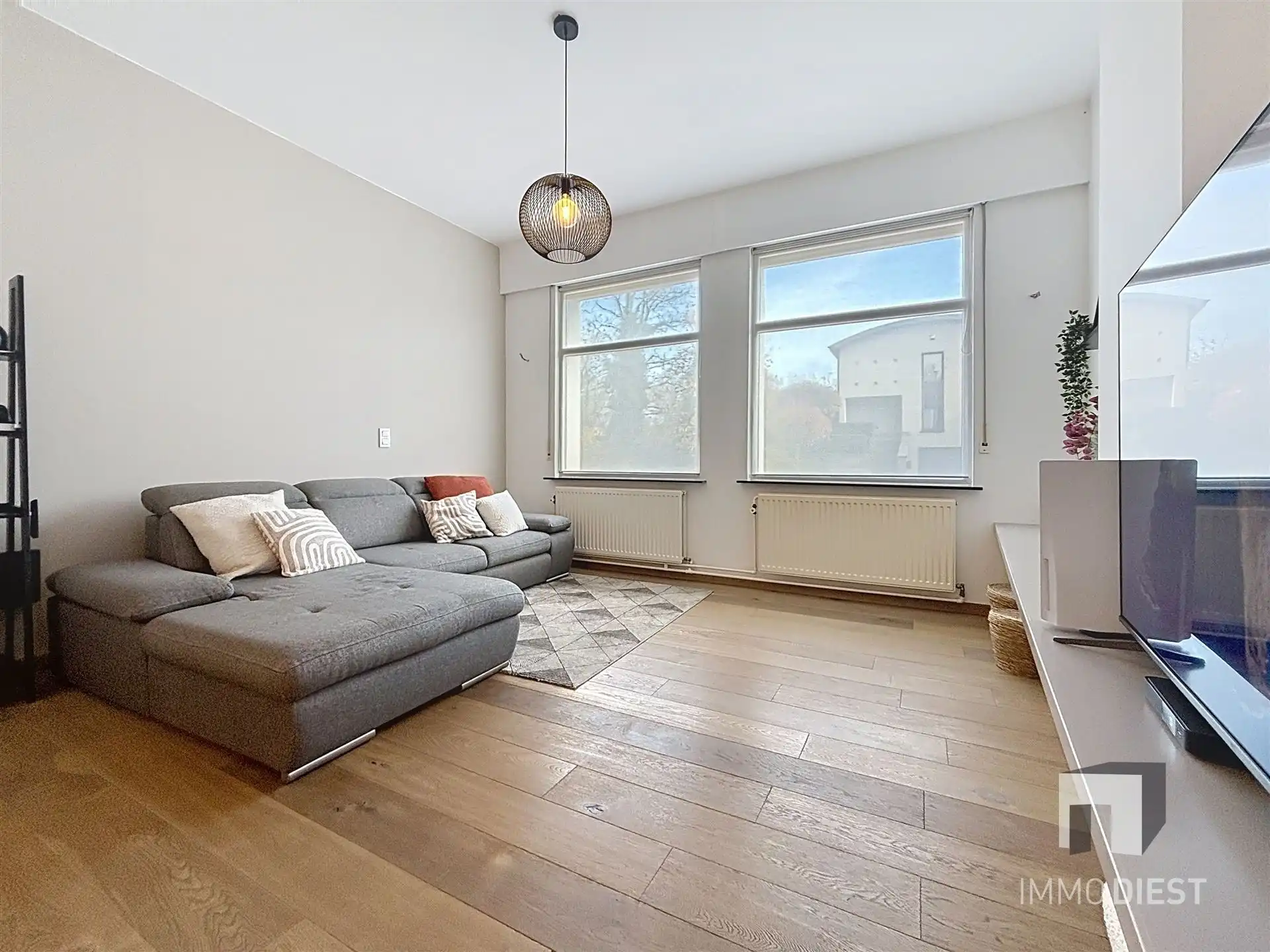 Trendy gerenoveerde woning met 3 slaapkamers foto 5