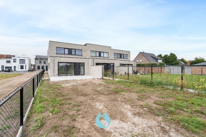 Ontdek deze moderne en ruime nieuwbouwwoning gelegen in het hart van Zelzate. foto 17