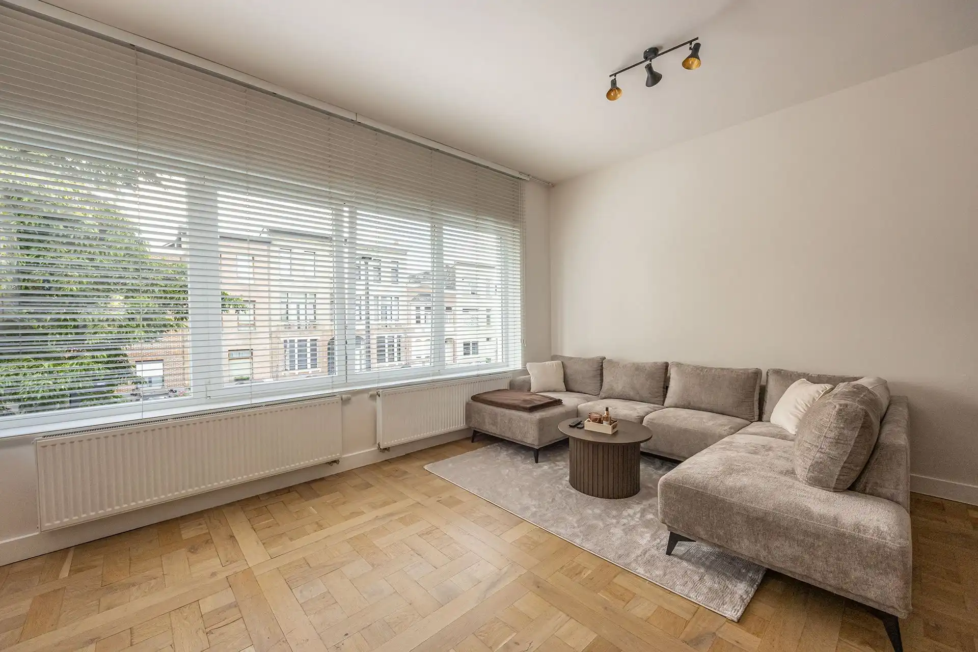 Gerenoveerd tweeslaapkamer appartement te Deurne-Zuid foto 5