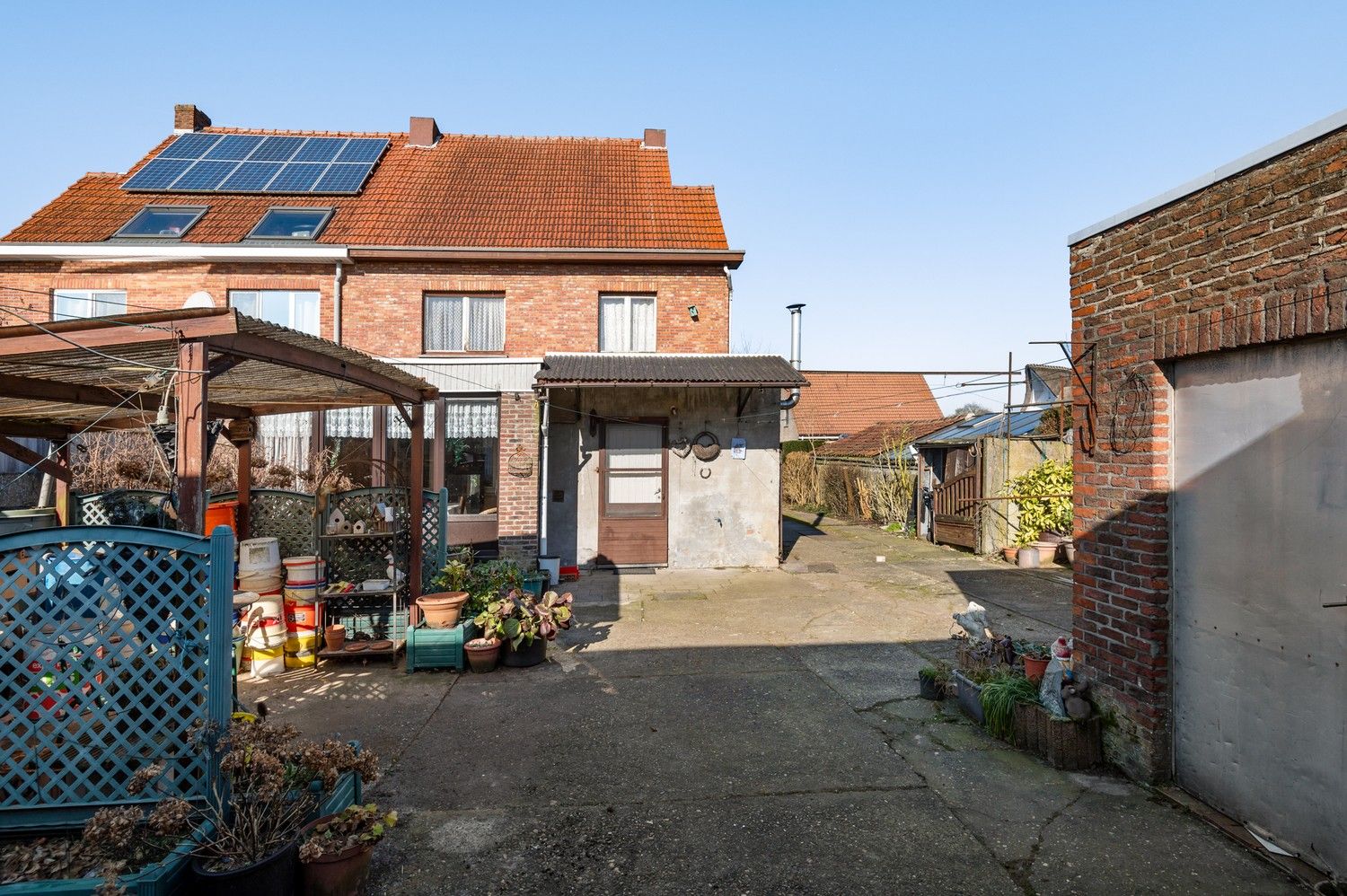 Te renoveren woning met magazijn en veel potentieel op toplocatie in Lint foto 20