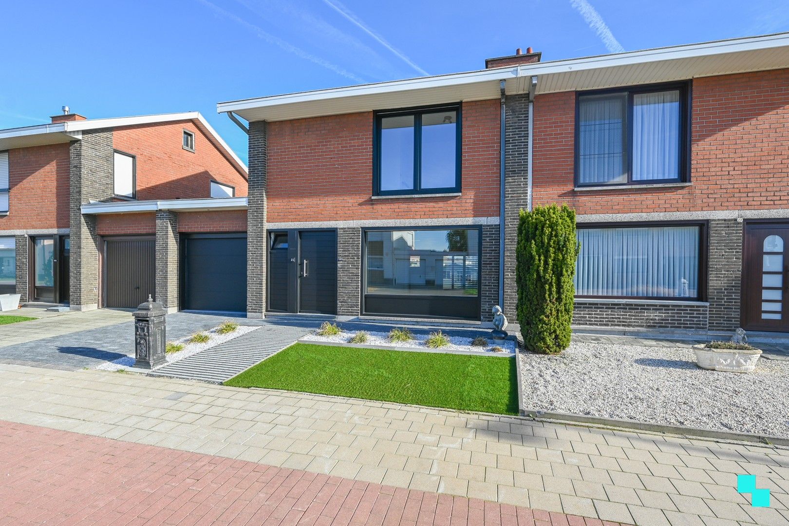 Instapklare eengezinswoning in een rustige buurt in Oostrozebeke! foto 25