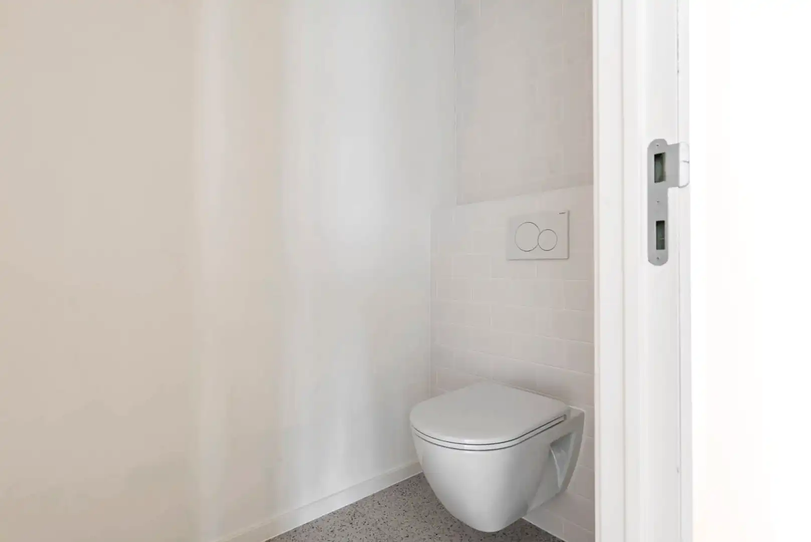 één slaapkamer appartement aan de Troonplaats! foto 6