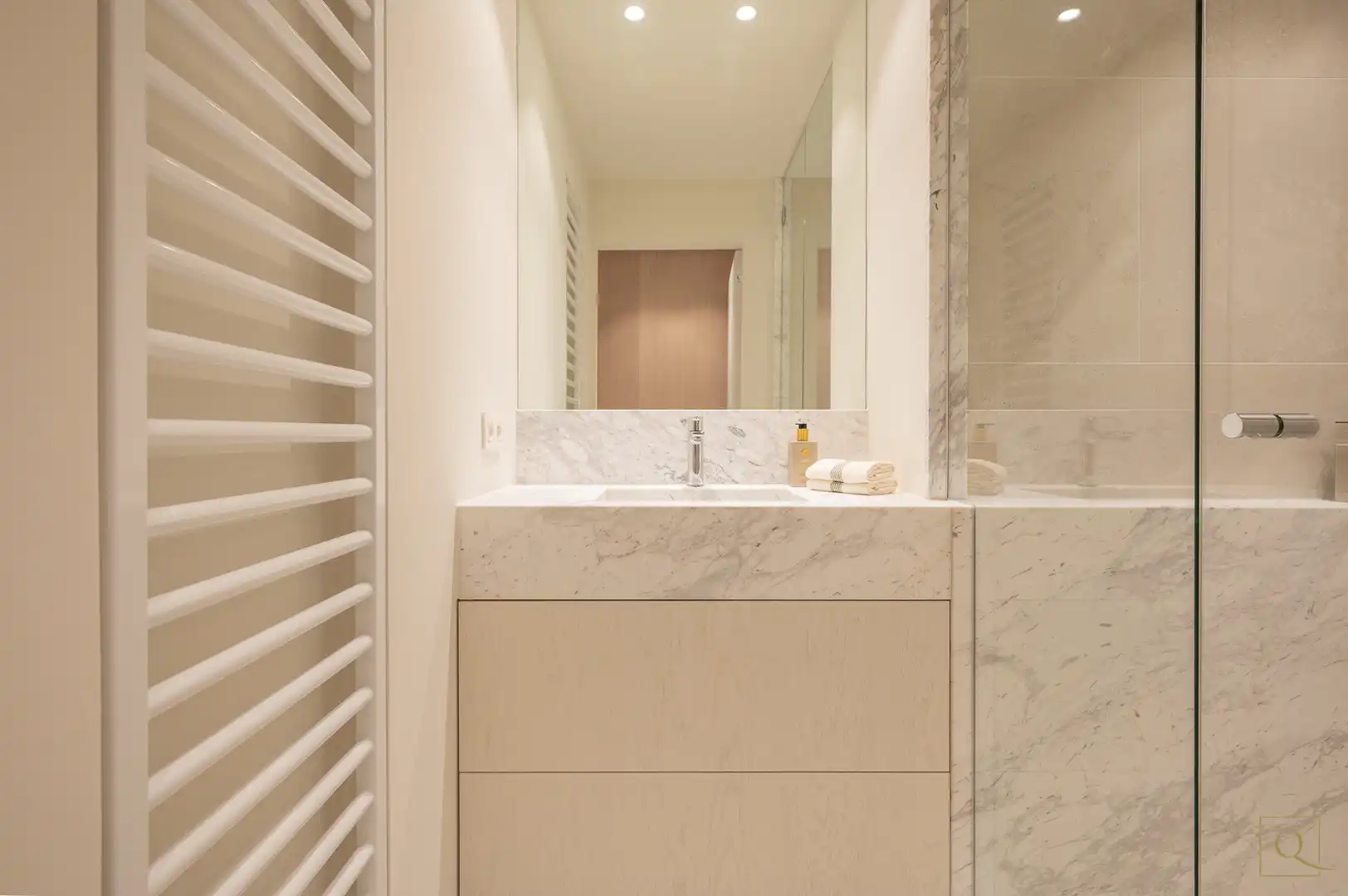 Prachtig gerenoveerd appartement met 3 slaapkamers vlakbij de Dumortierlaan. foto 22