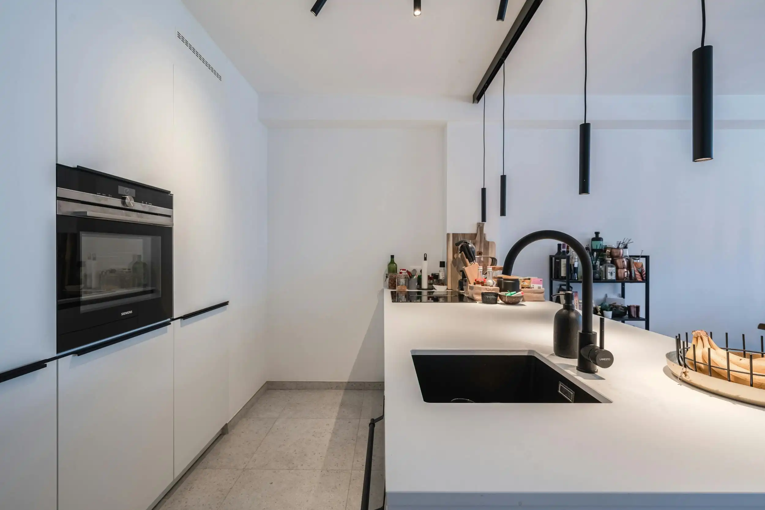 Instapklaar 2-slaapkamer appartement (85m²) te Oostende foto 9