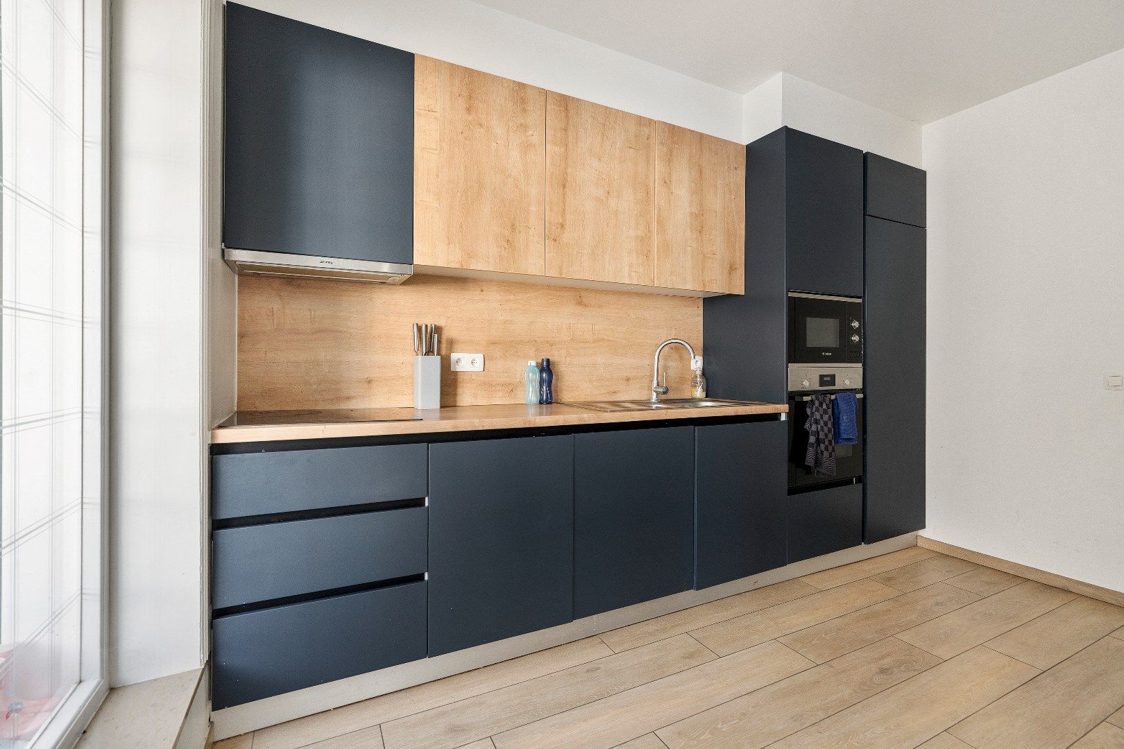 RUIME WONING OP 439M² MET 3 SLPKS, RUSTIGE LIGGING EN GROTE TUIN foto 8