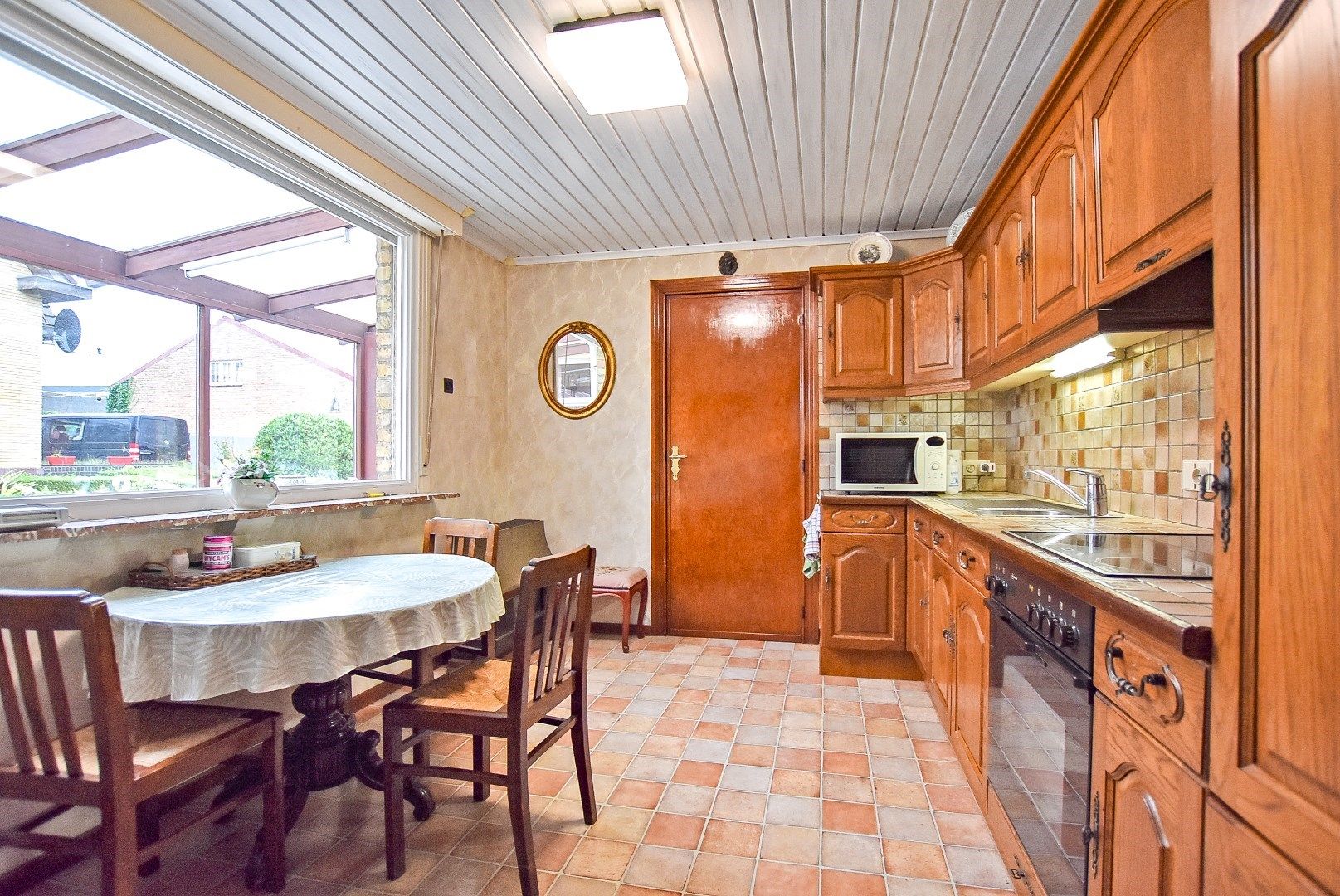 Ruime gezinswoning met zuidgerichte tuin op 477m². foto 7