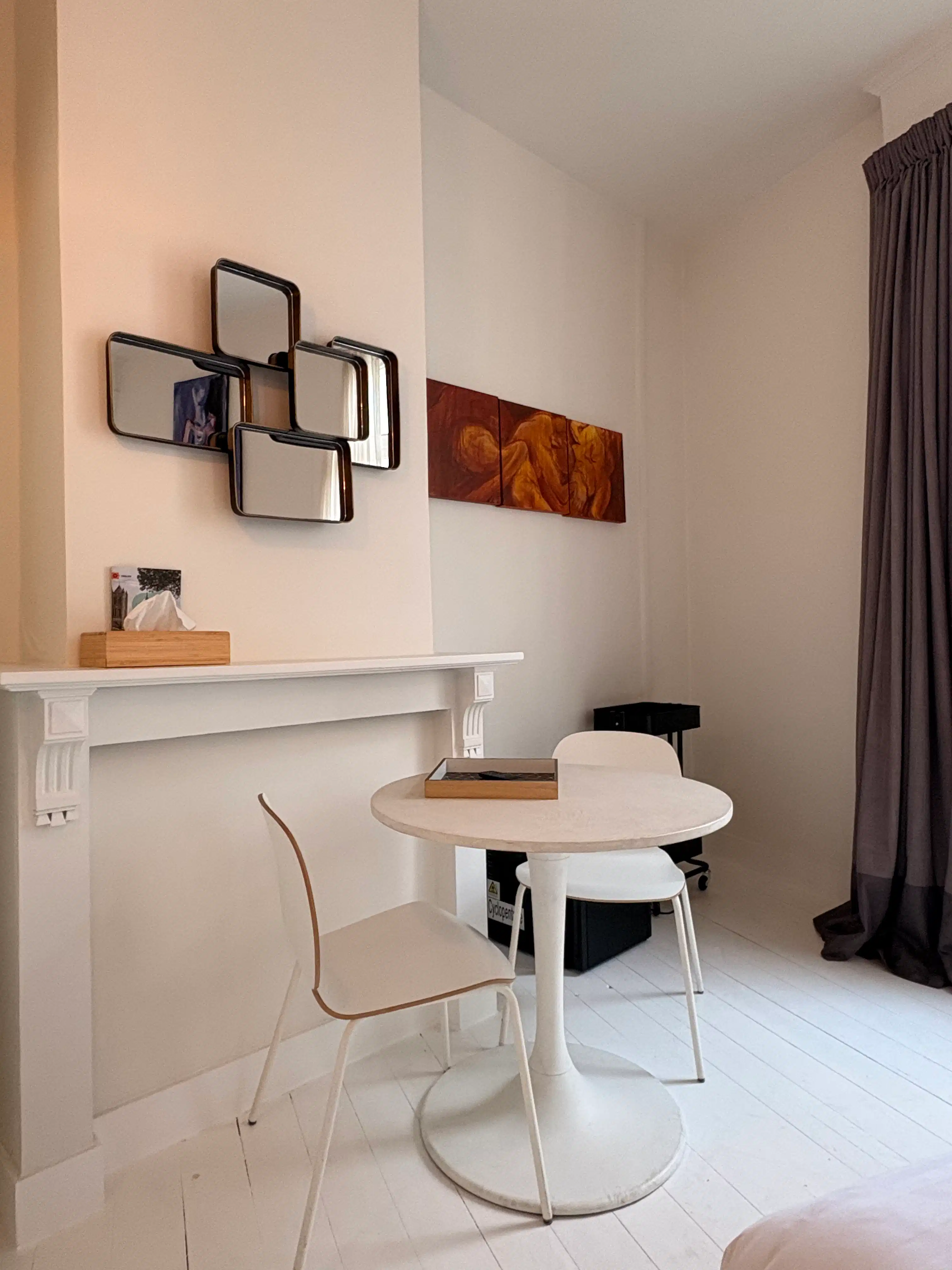 Handelspand met drie studio’s te koop op topligging in Gent foto 17