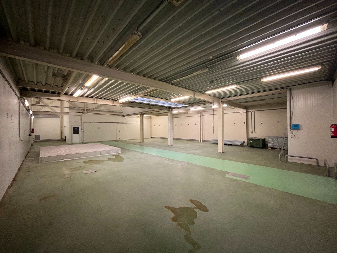 +/- 1790m² bedrijfsgebouw foto 22