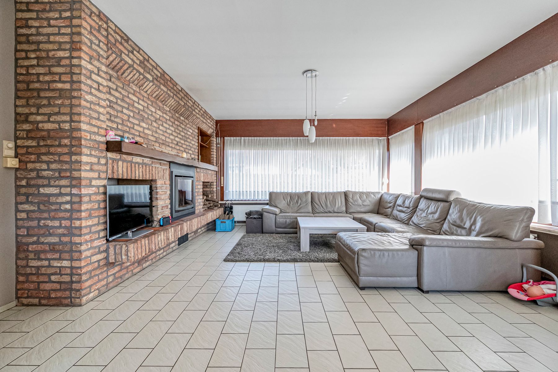Zeer ruime woonst met 4 slaapkamers nabij Berlare centrum foto 3
