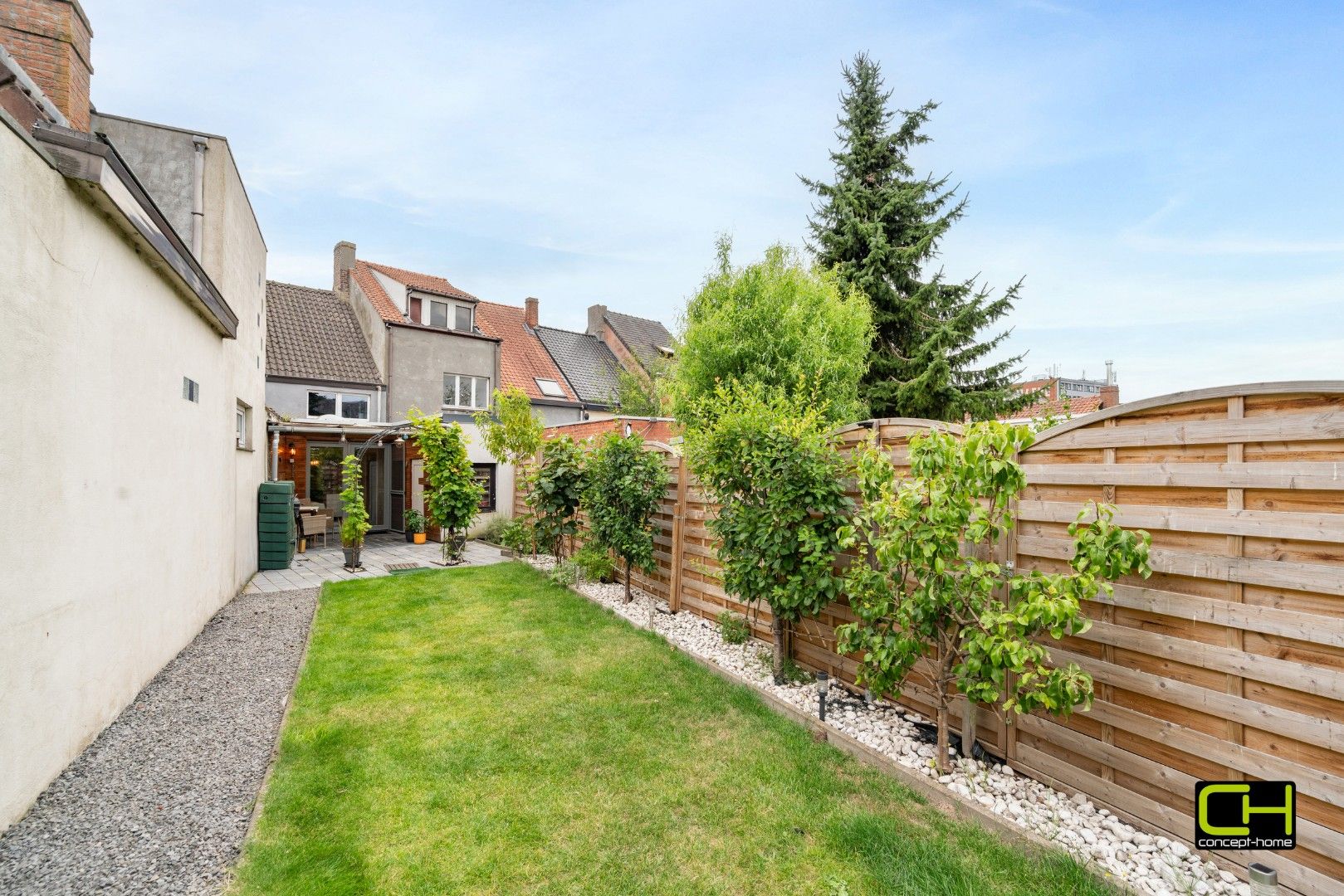 Woning met ruime garage, tuin en 2 slaapkamers foto 17