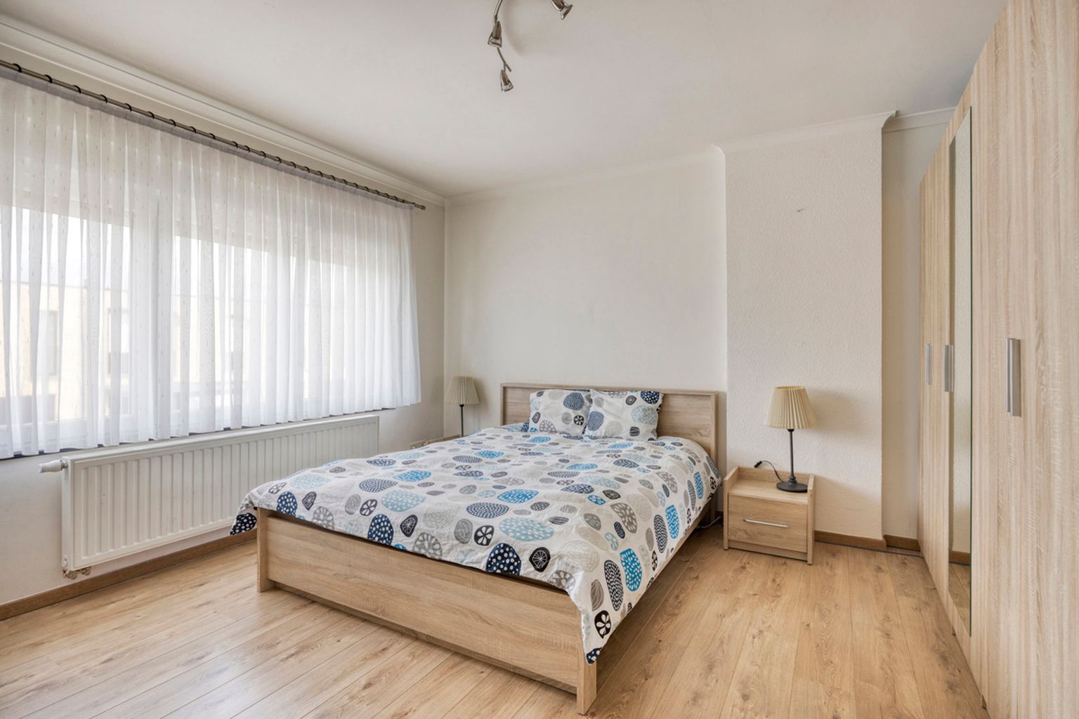 Ruime en gerenoveerde 3-gevelwoning met 4 slaapkamers foto 12