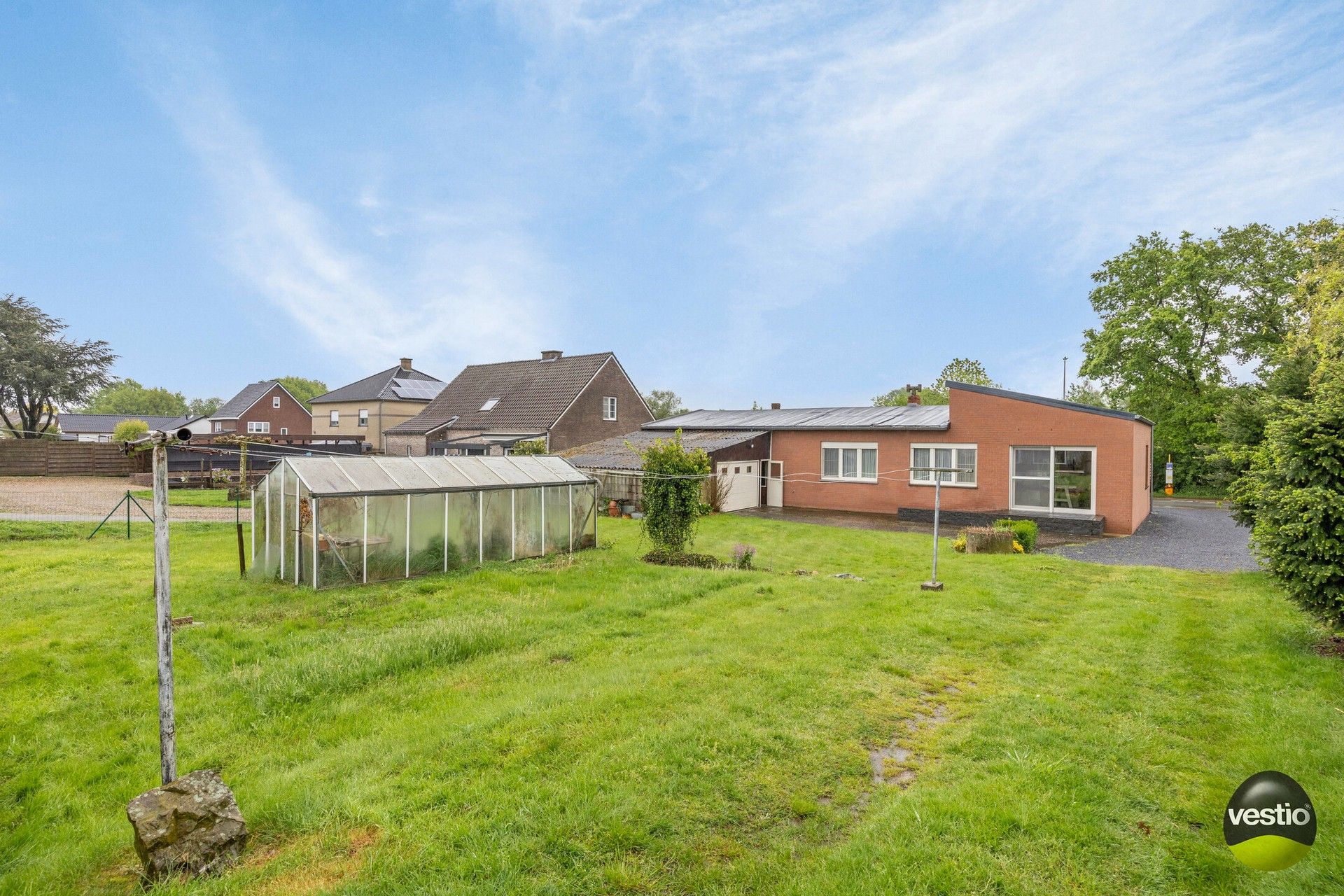 GELIJKVLOERSE WONING OP MOOI PERCEEL 34,38 ARE ( OF 67,39 ARE ) foto 21