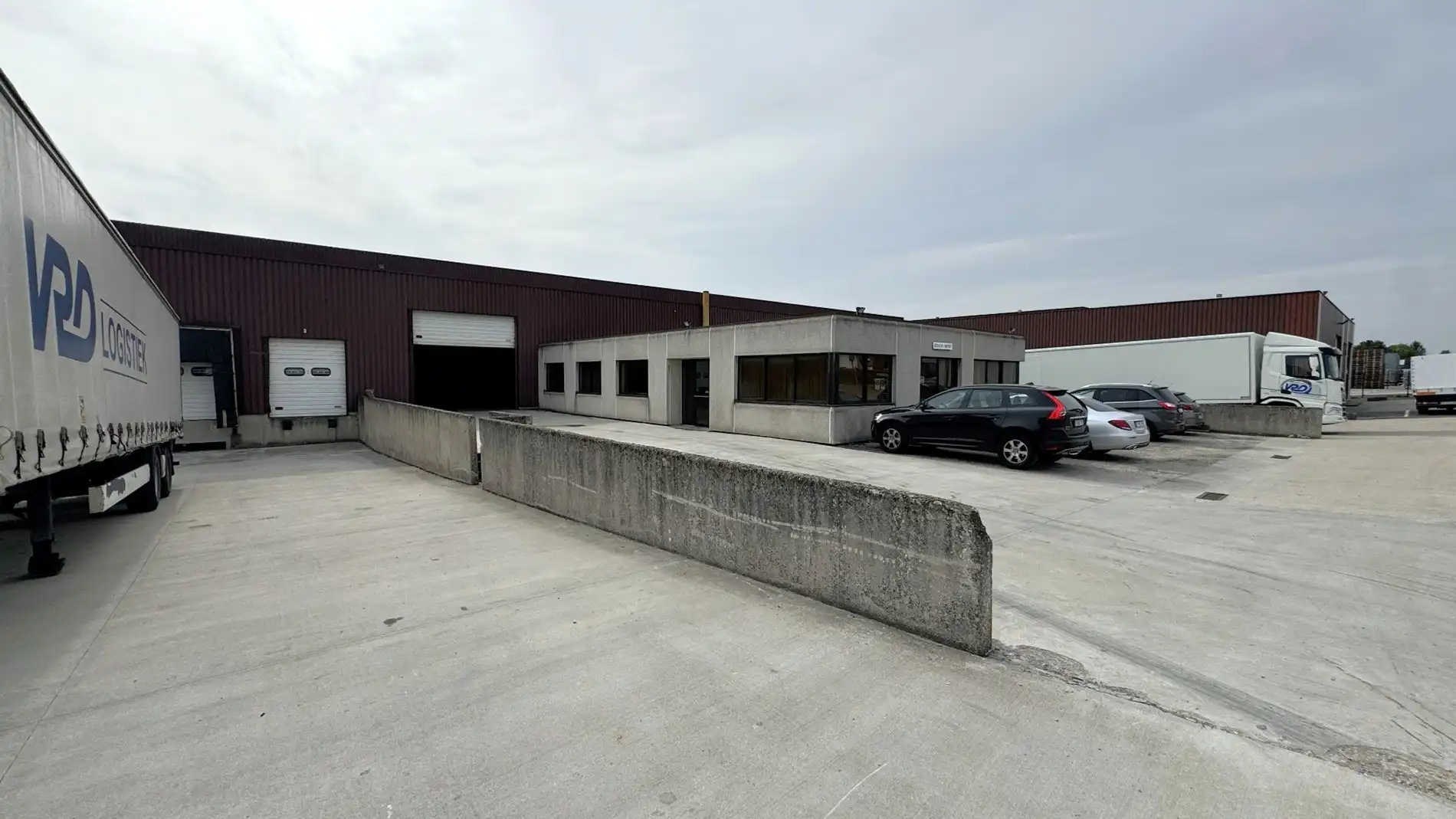 Logistiek bedrijfspand te huur industriezone TSS te Temse foto 2