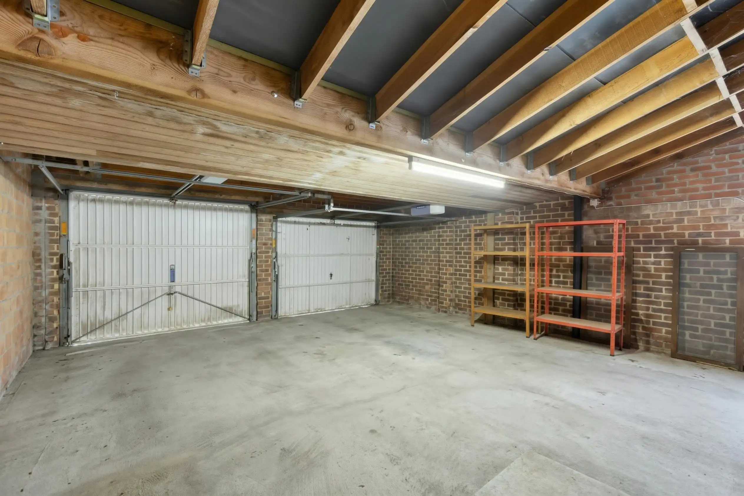 Ruime woning  (9 slaapkamers) op een perceel van 1.608 m². foto 9