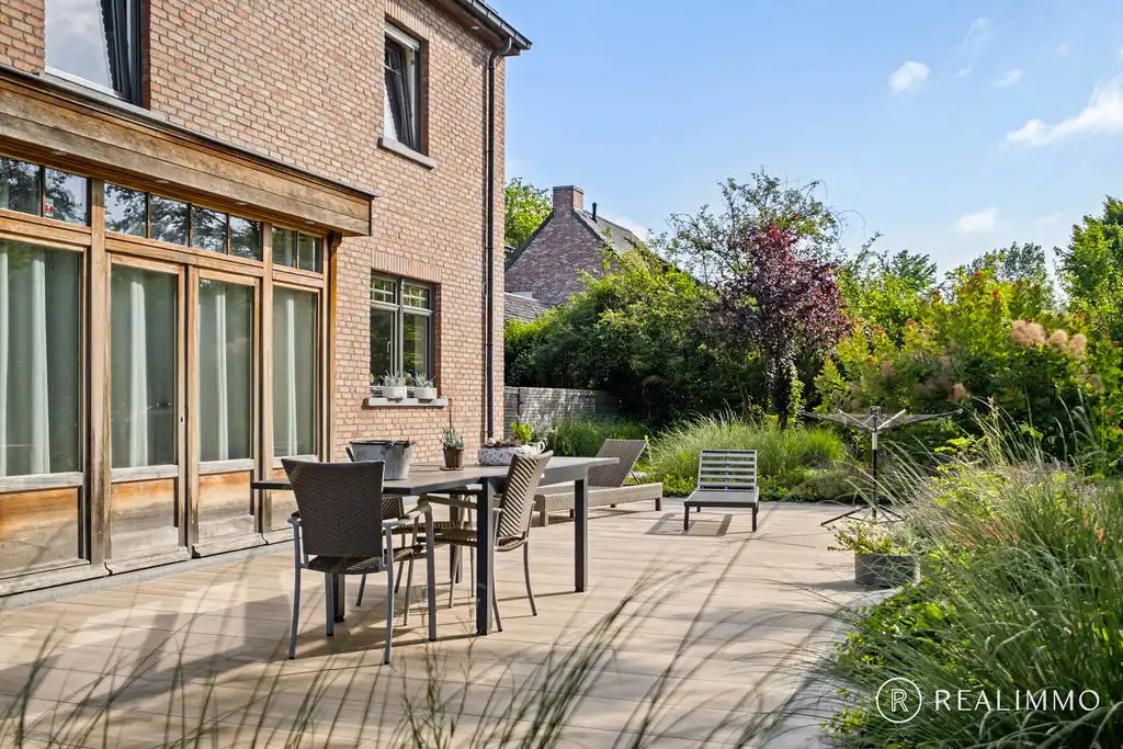 Exclusieve villa met ruime woonoppervlakte en rustige ligging! foto 4