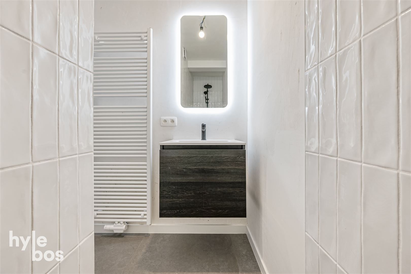 Gerenoveerd appartement met garage in gezellige woonwijk foto 9