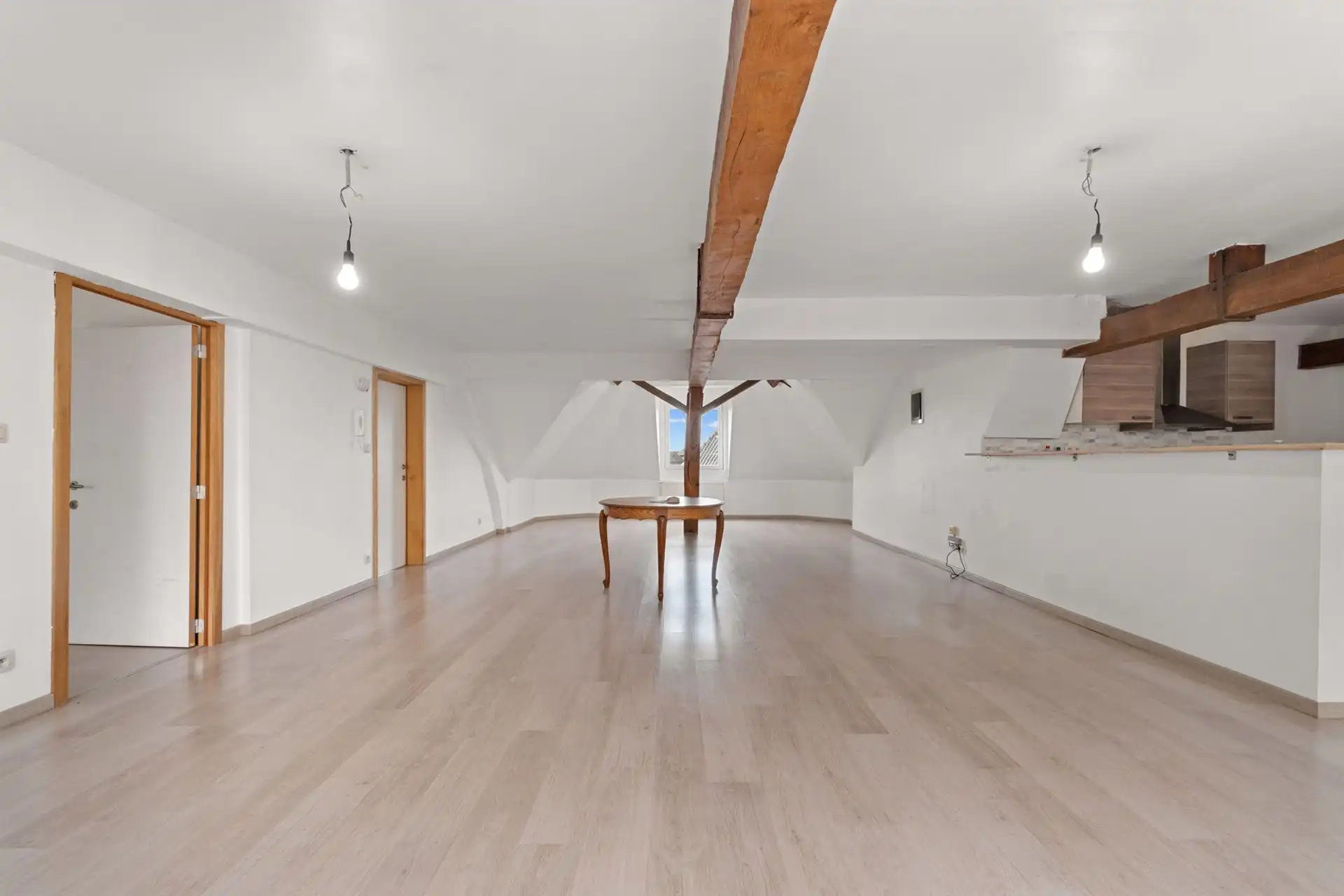Ruim appartement met 3 slk van 164 m² met kelder foto 5