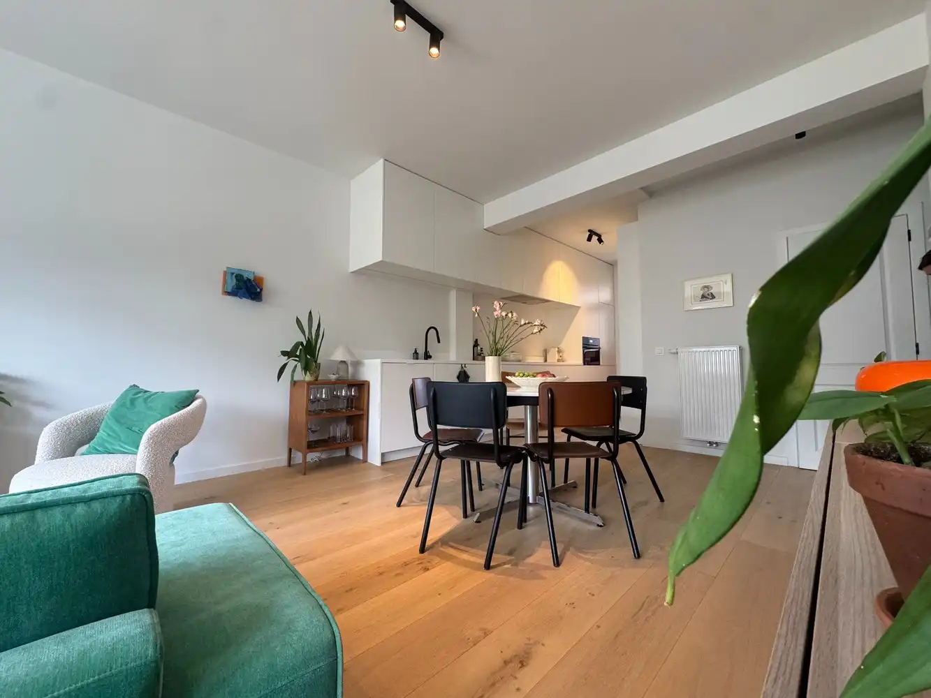 Gerenoveerd 2-slaapkamerappartement met terras en ochtendzon in Borgerhout foto 7