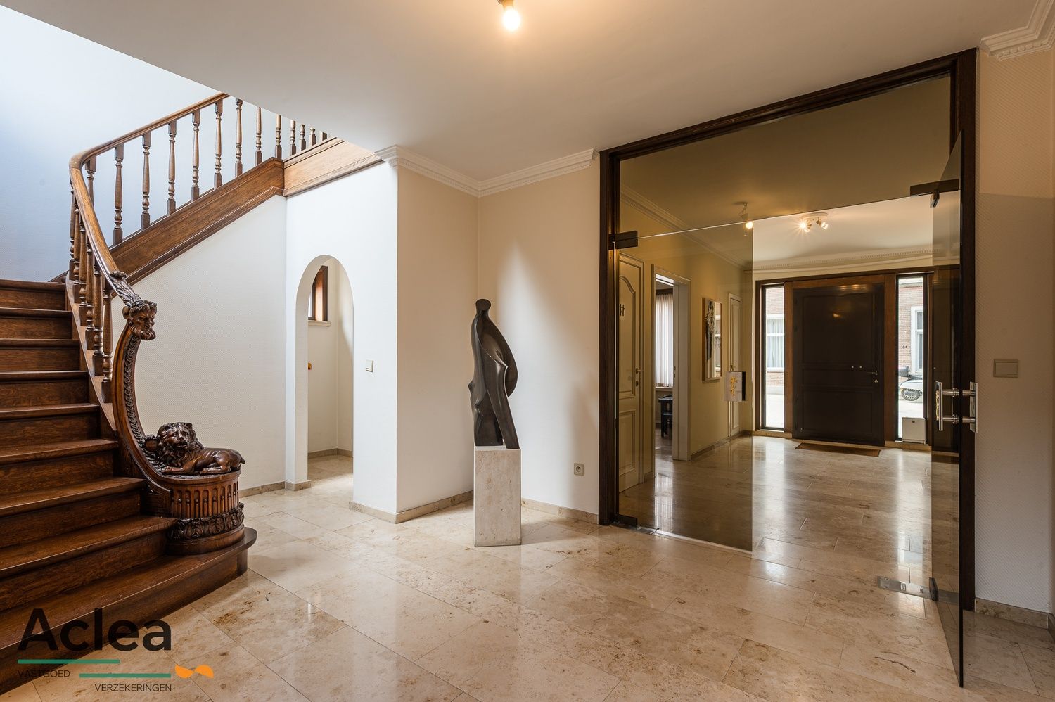Uitzonderlijk ruime woning met veelzijdige mogelijkheden foto 9