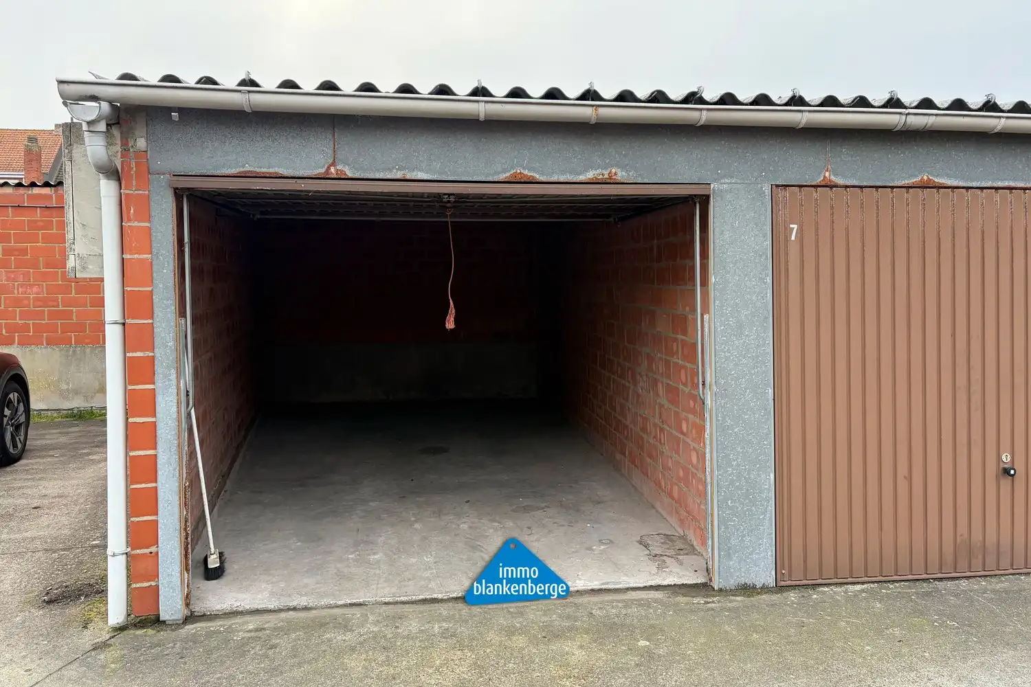 Garage op vlot bereikbare ligging foto 2