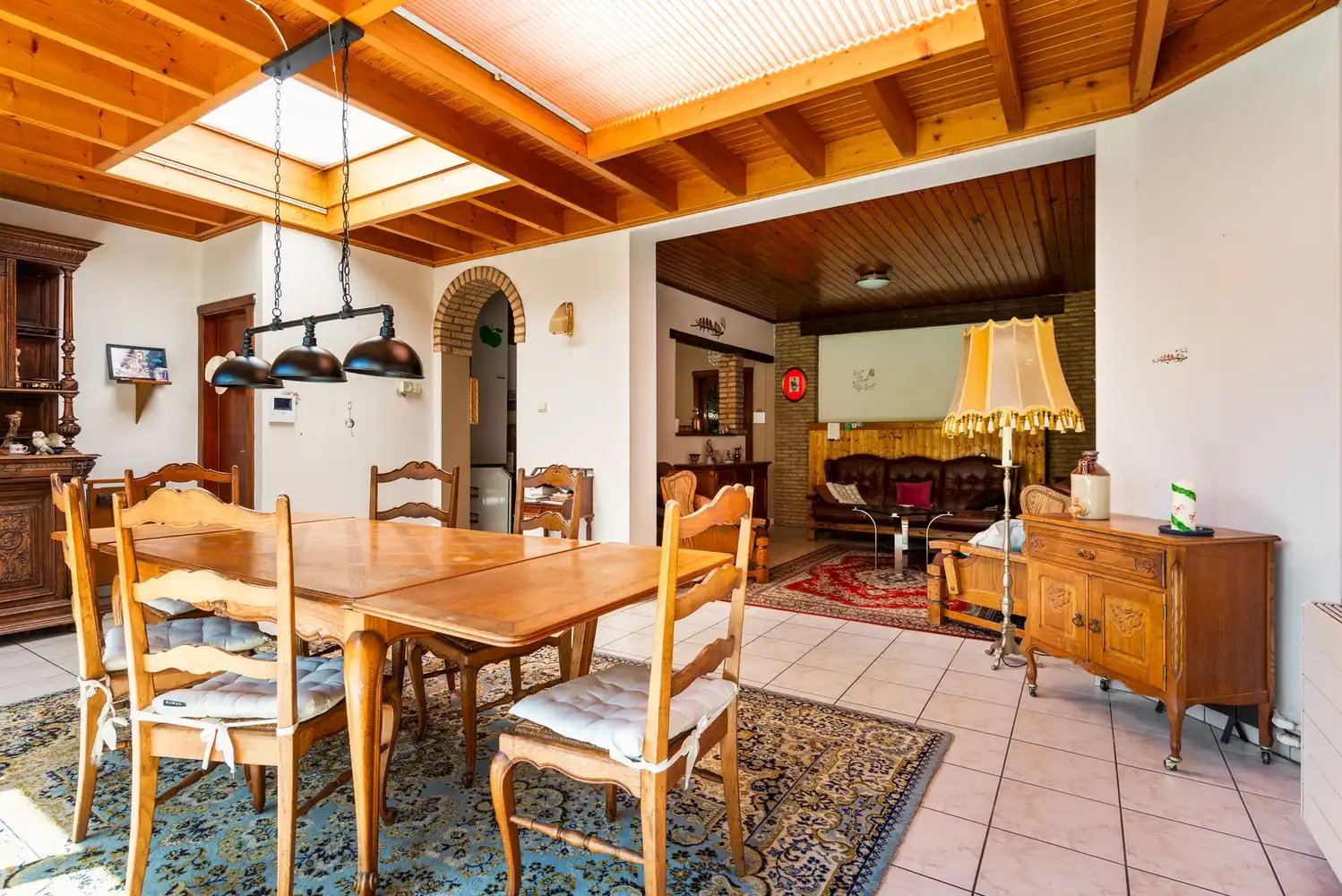 Te renoveren huis met 3 slaapkamers, garage en tuin in Wijnegem foto 3
