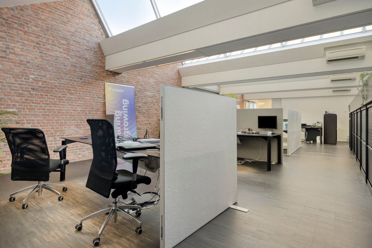 Moderne kantoorruimte op toplocatie nabij E40 en stadscentrum foto 9